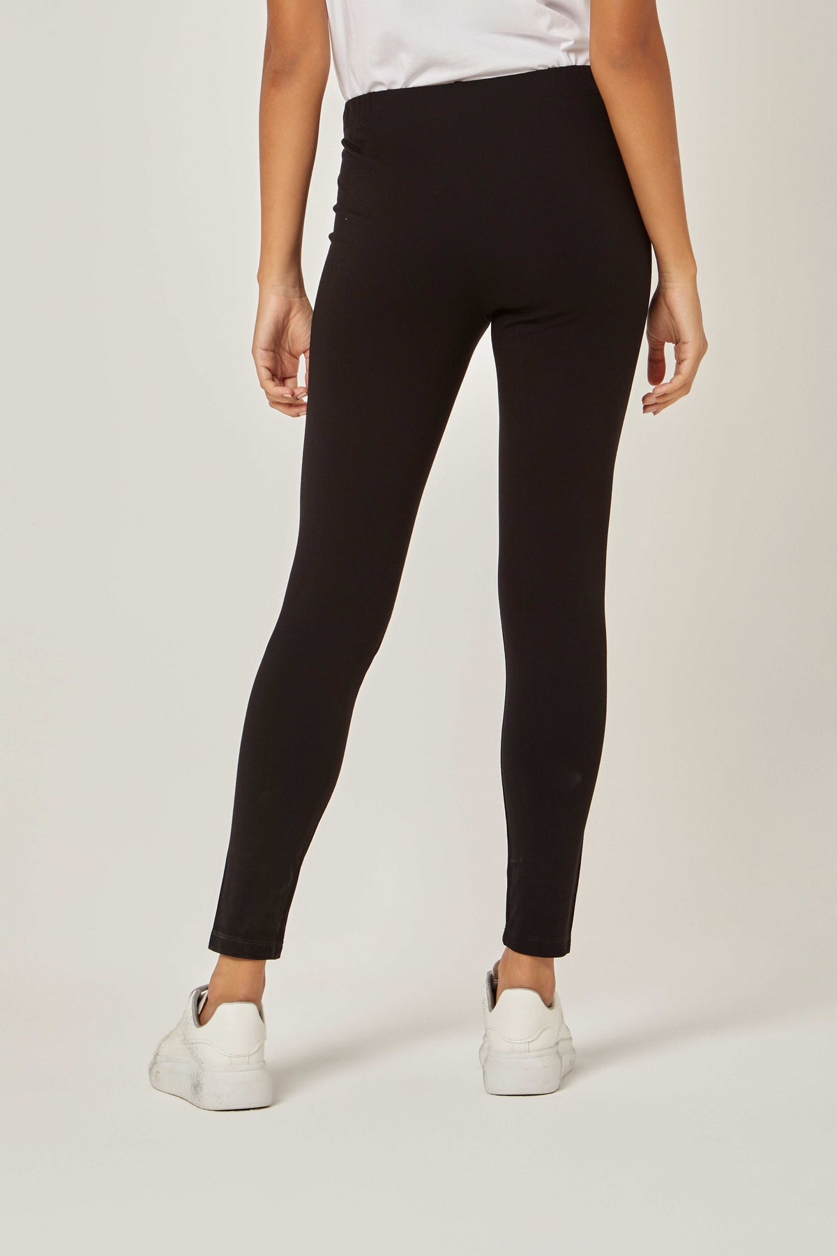 Women Regular Fit Pant - Black