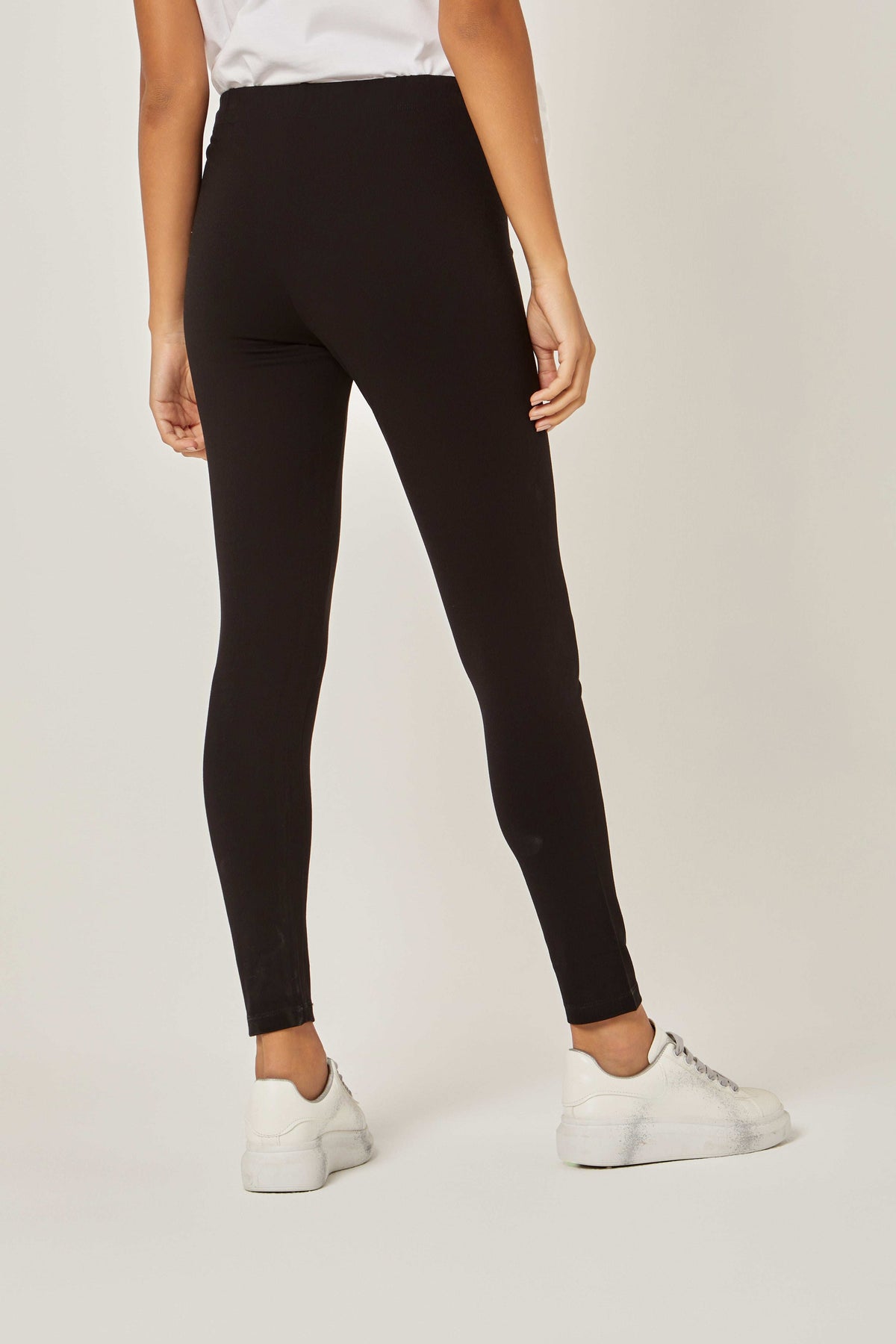 Women Regular Fit Pant - Black