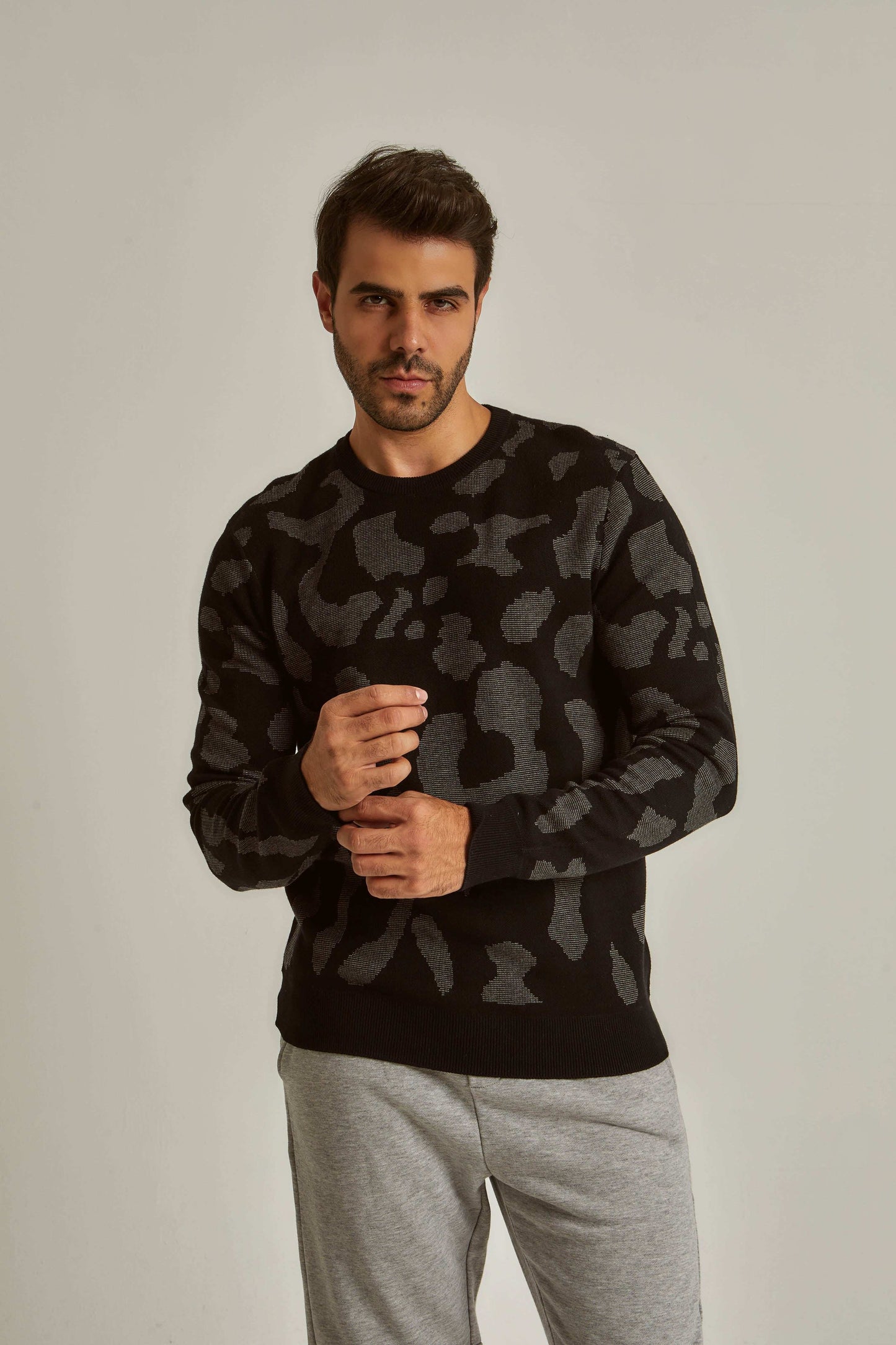 Men Regular Fit Pullover - Black