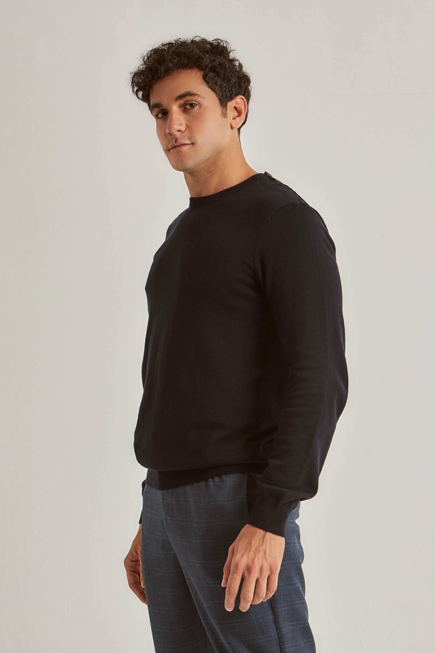 Men Regular Fit Pullover - Black