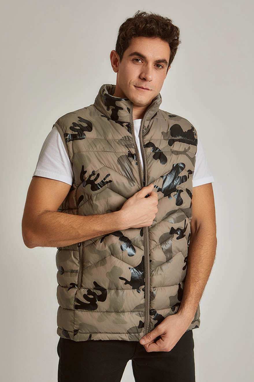 Men Regular Fit Vest - Army Print