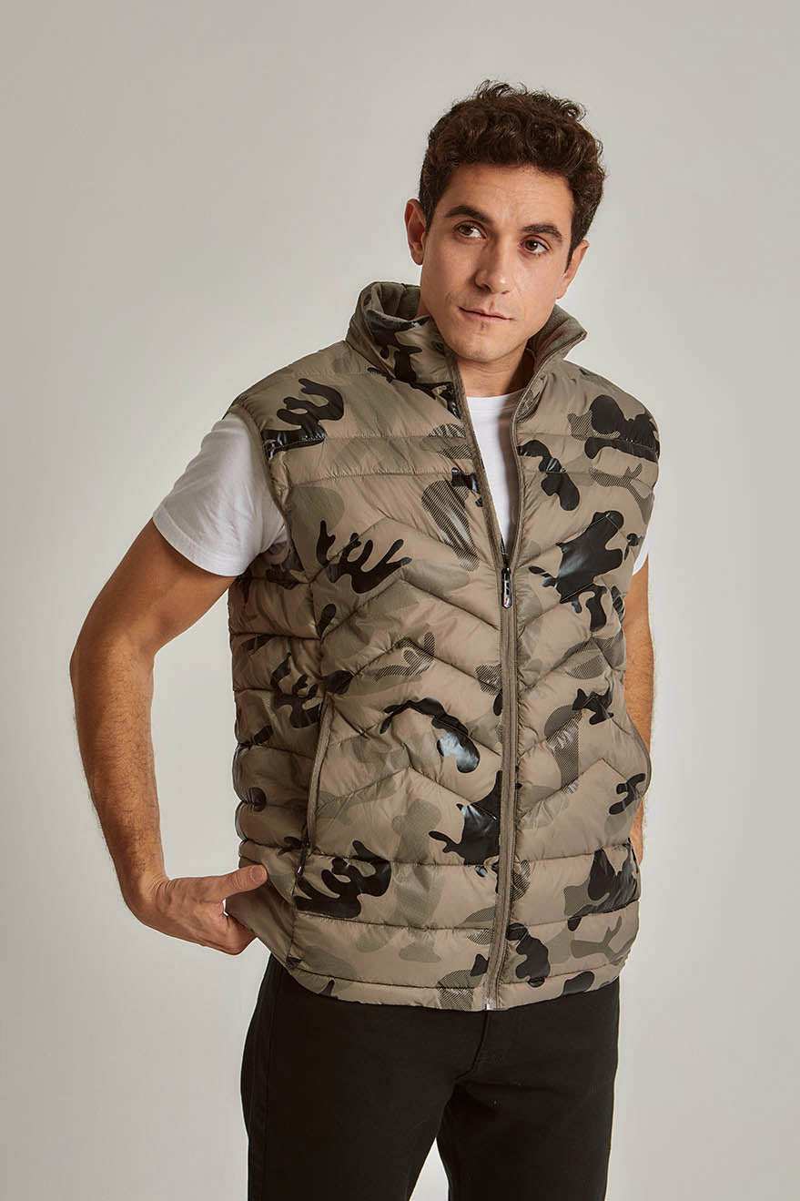Men Regular Fit Vest - Army Print