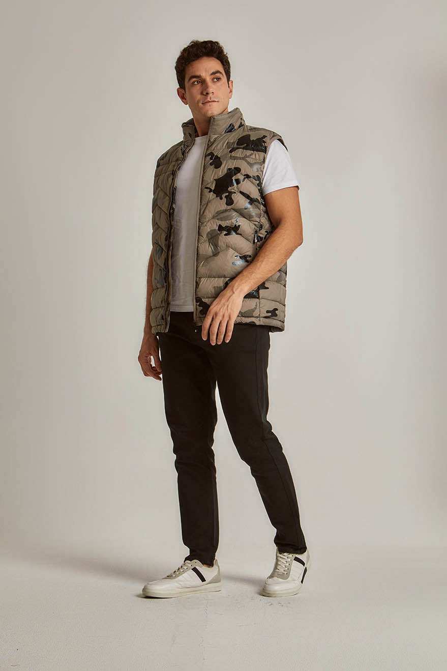 Men Regular Fit Vest - Army Print
