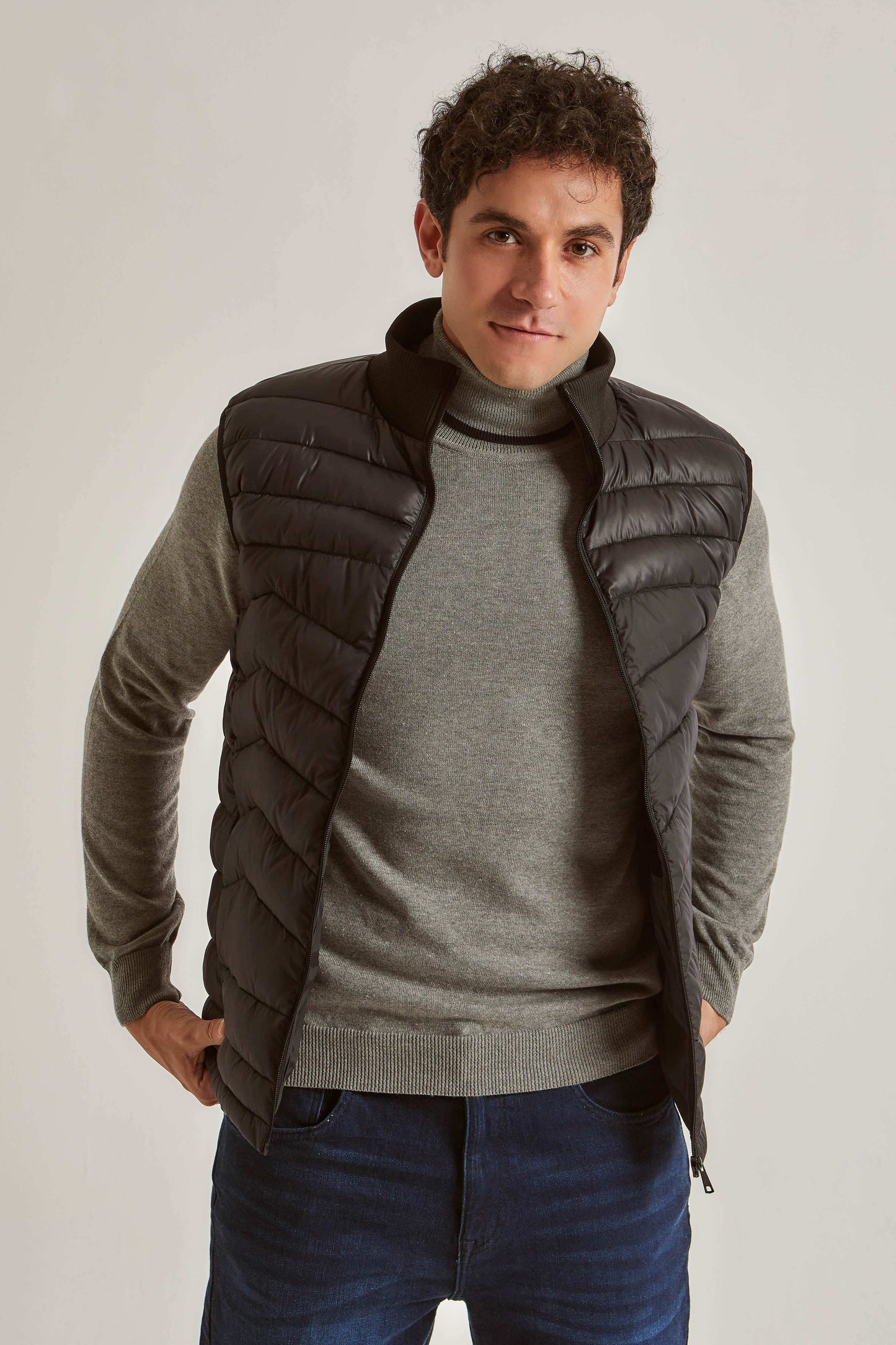 Men Regular Fit Vest - Black