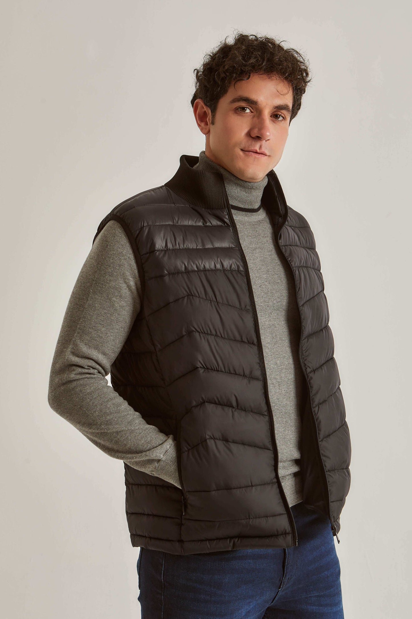 Men Regular Fit Vest - Black
