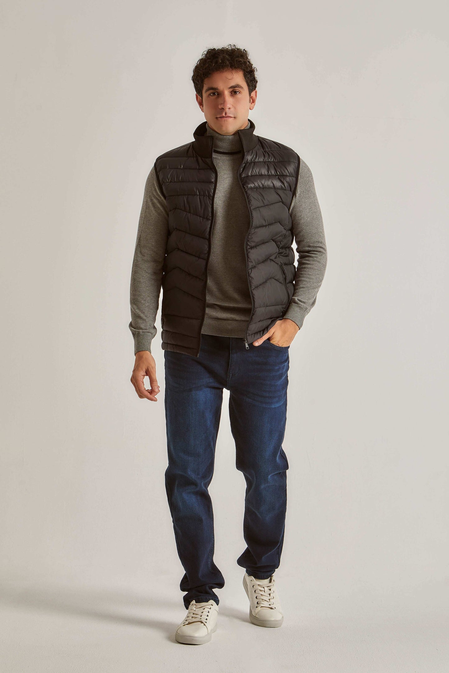 Men Regular Fit Vest - Black