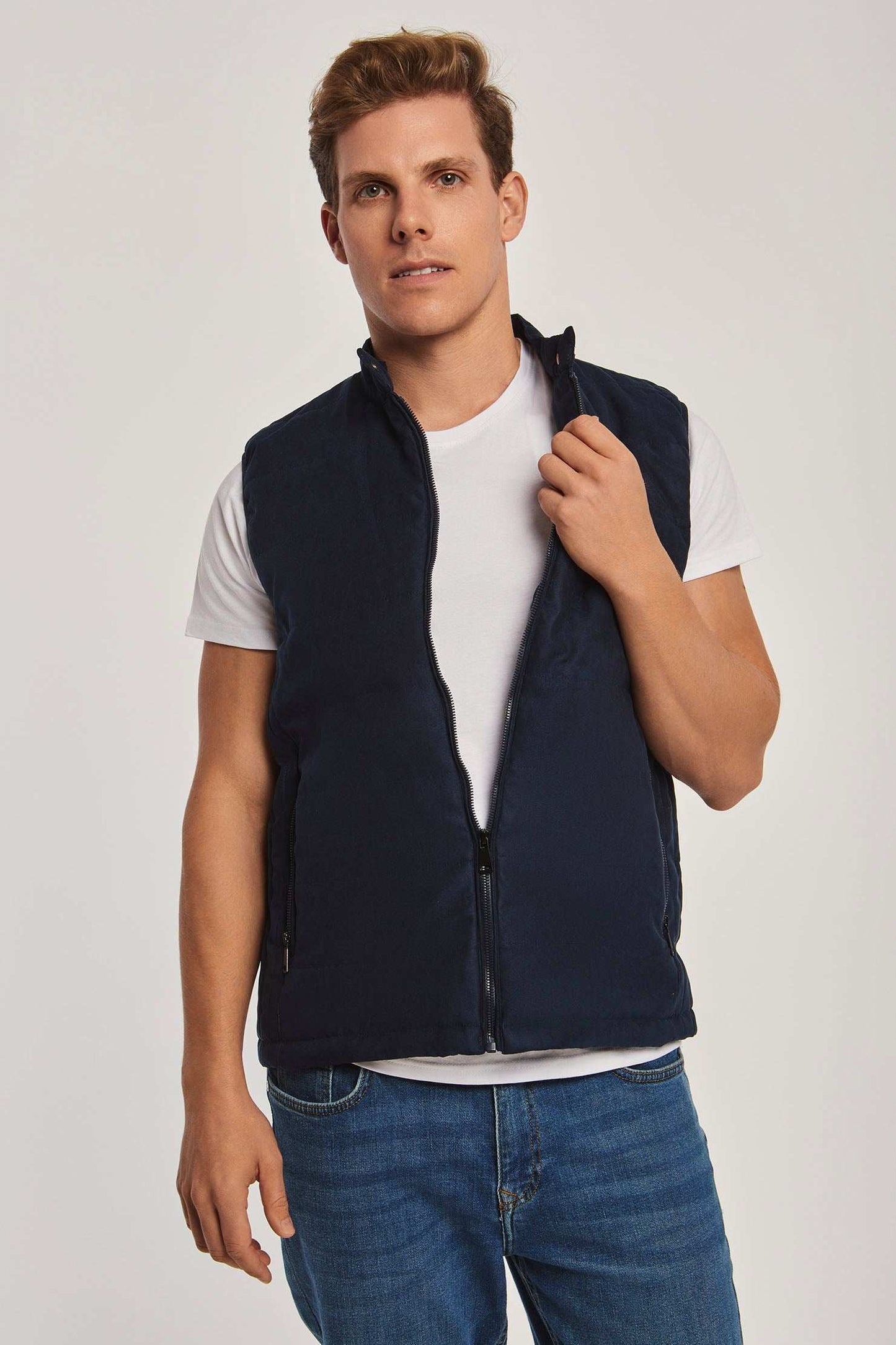Men Regular Fit Vest - Black