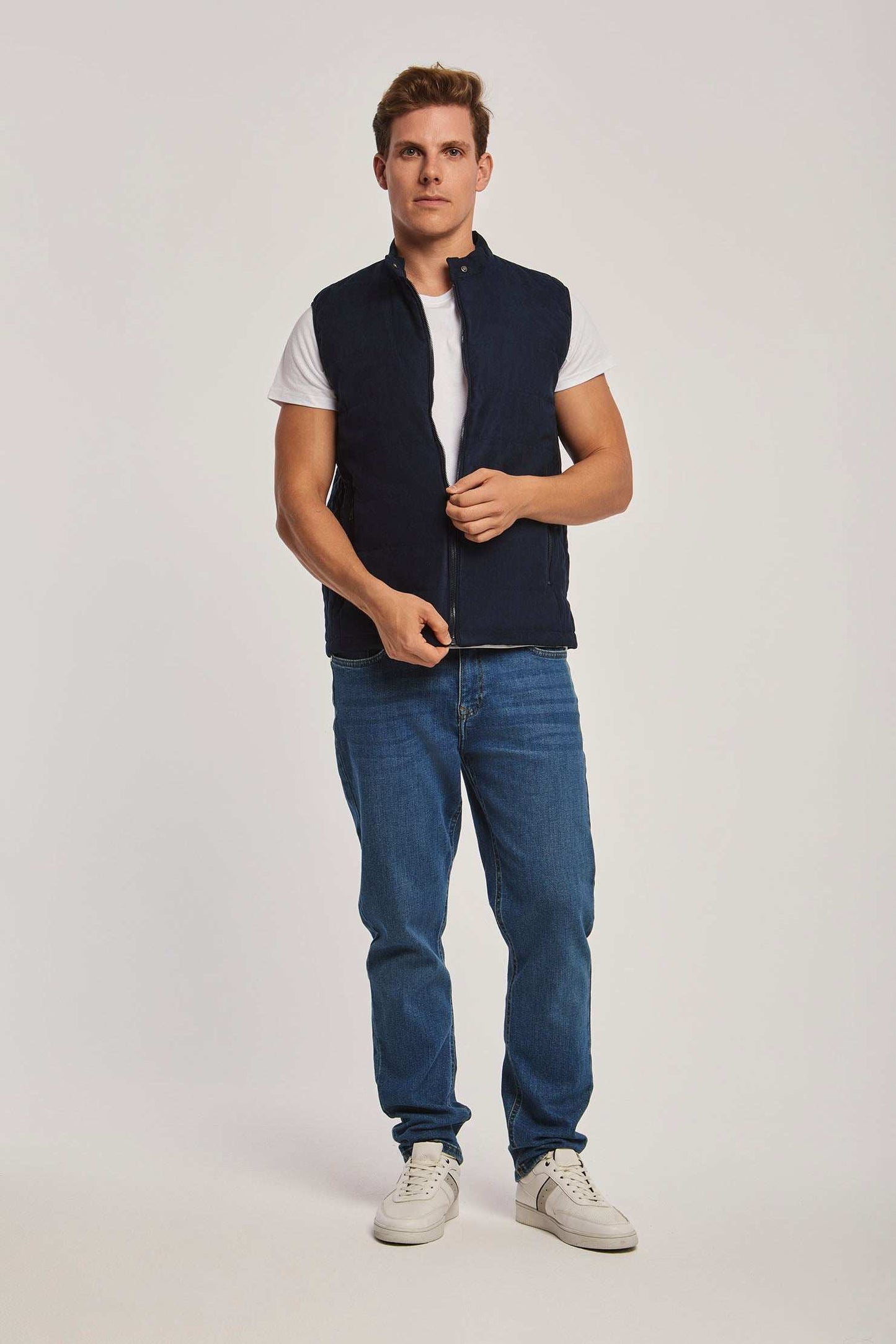 Men Regular Fit Vest - Black
