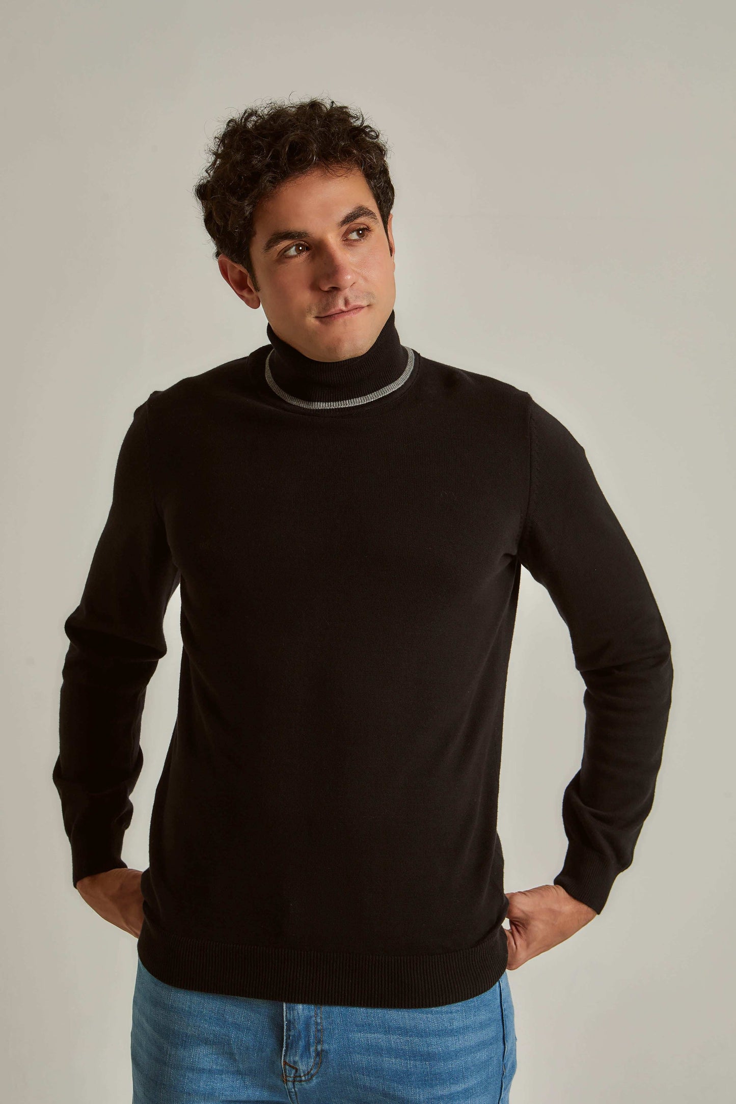 Men Regular Fit Pullover - Black