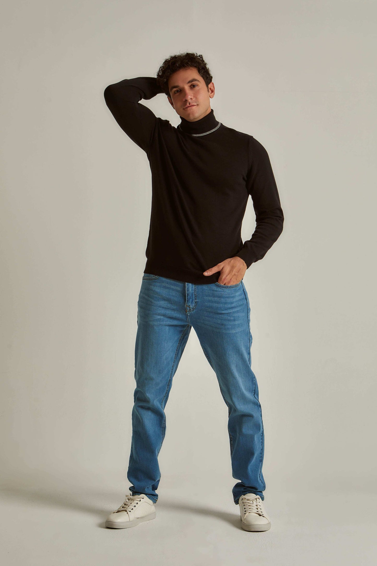 Men Regular Fit Pullover - Black