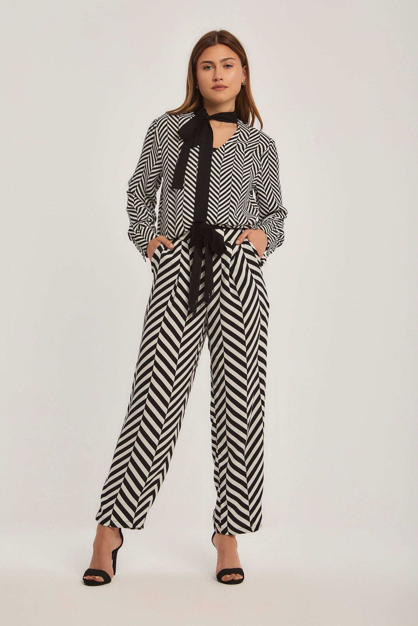 Women Straight Leg Pant - Black