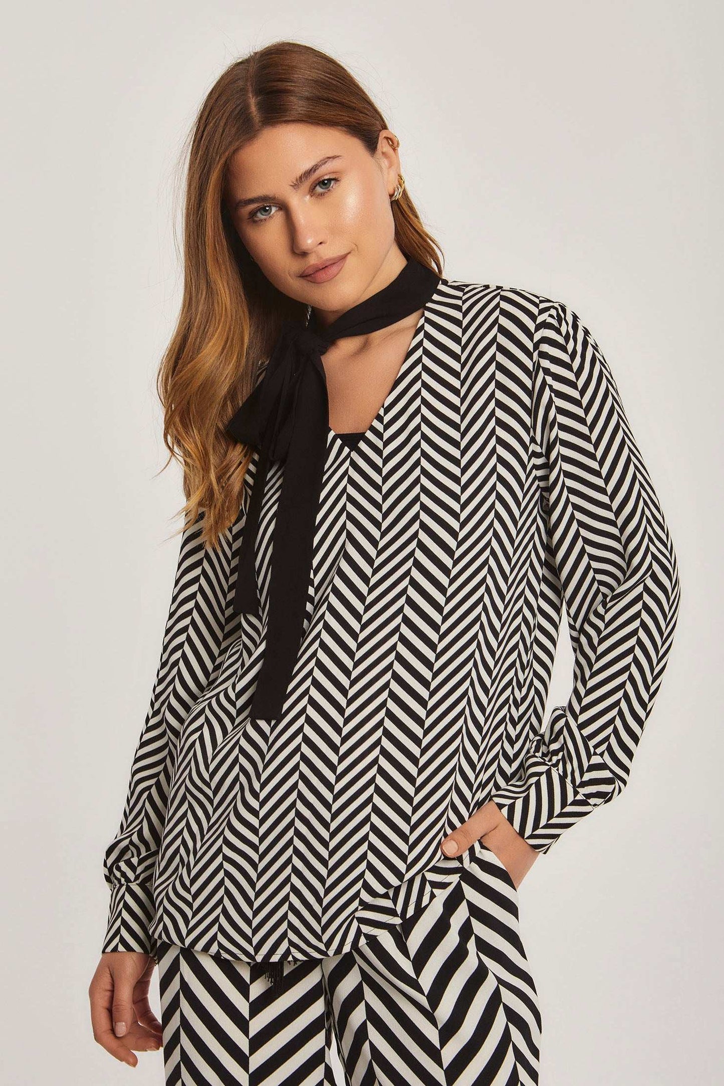 بلوزة نسائية عادية - متعددة الألوان