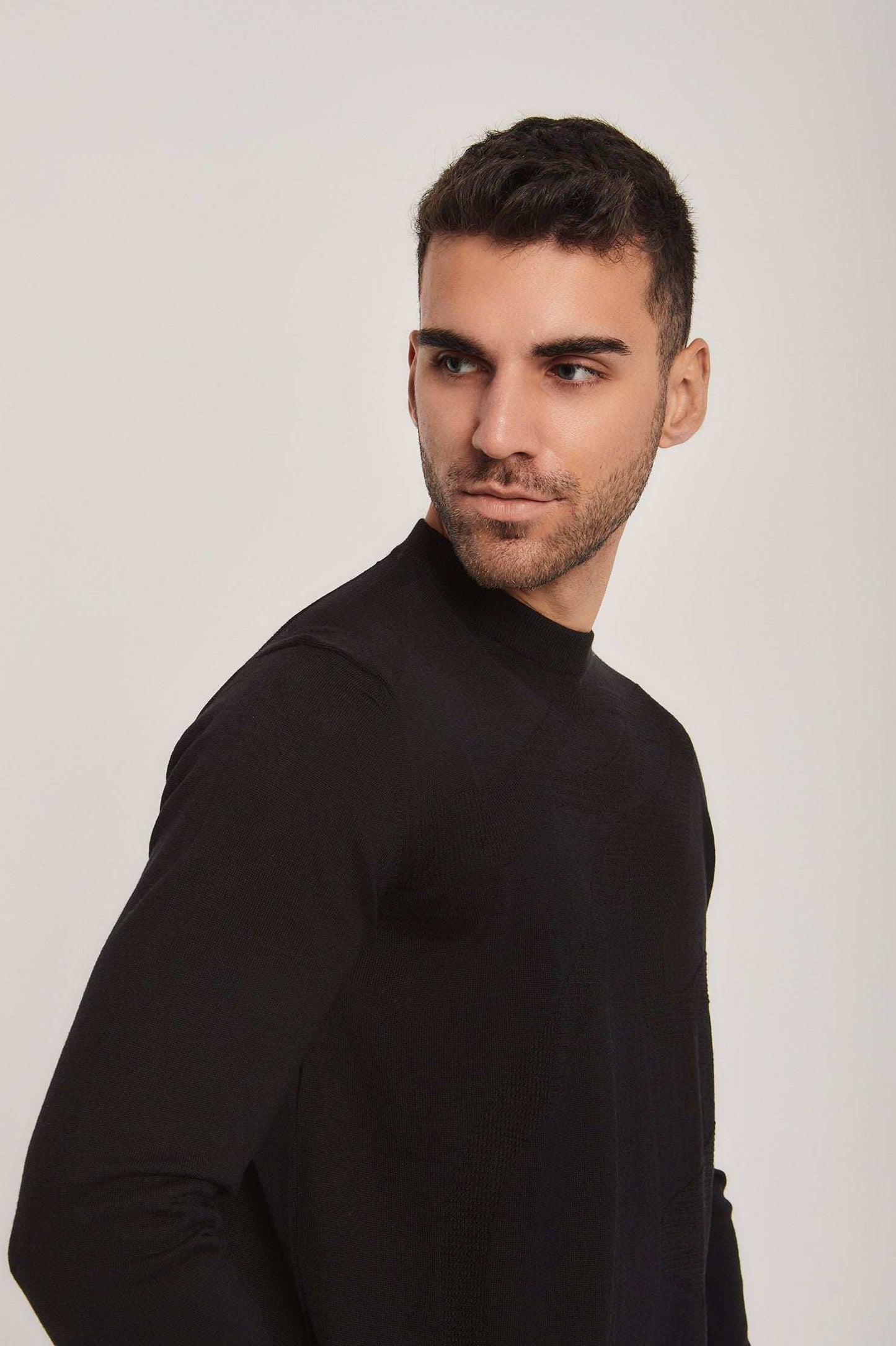 Men Regular Fit Pullover - Black
