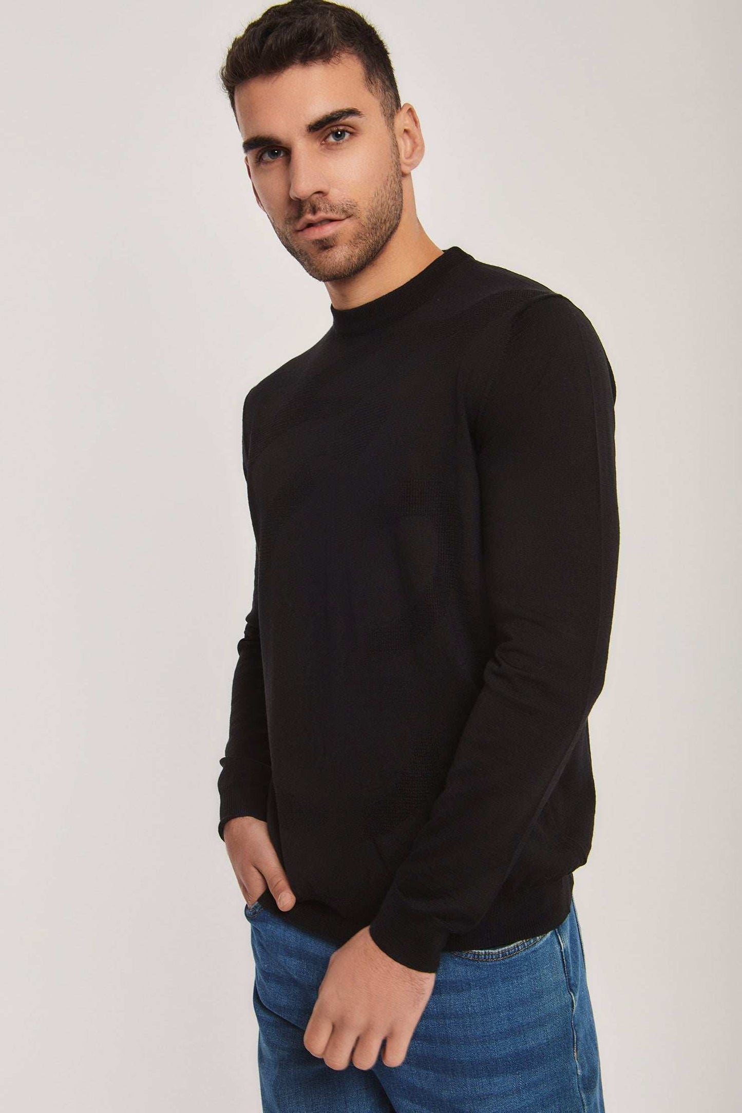 Men Regular Fit Pullover - Black