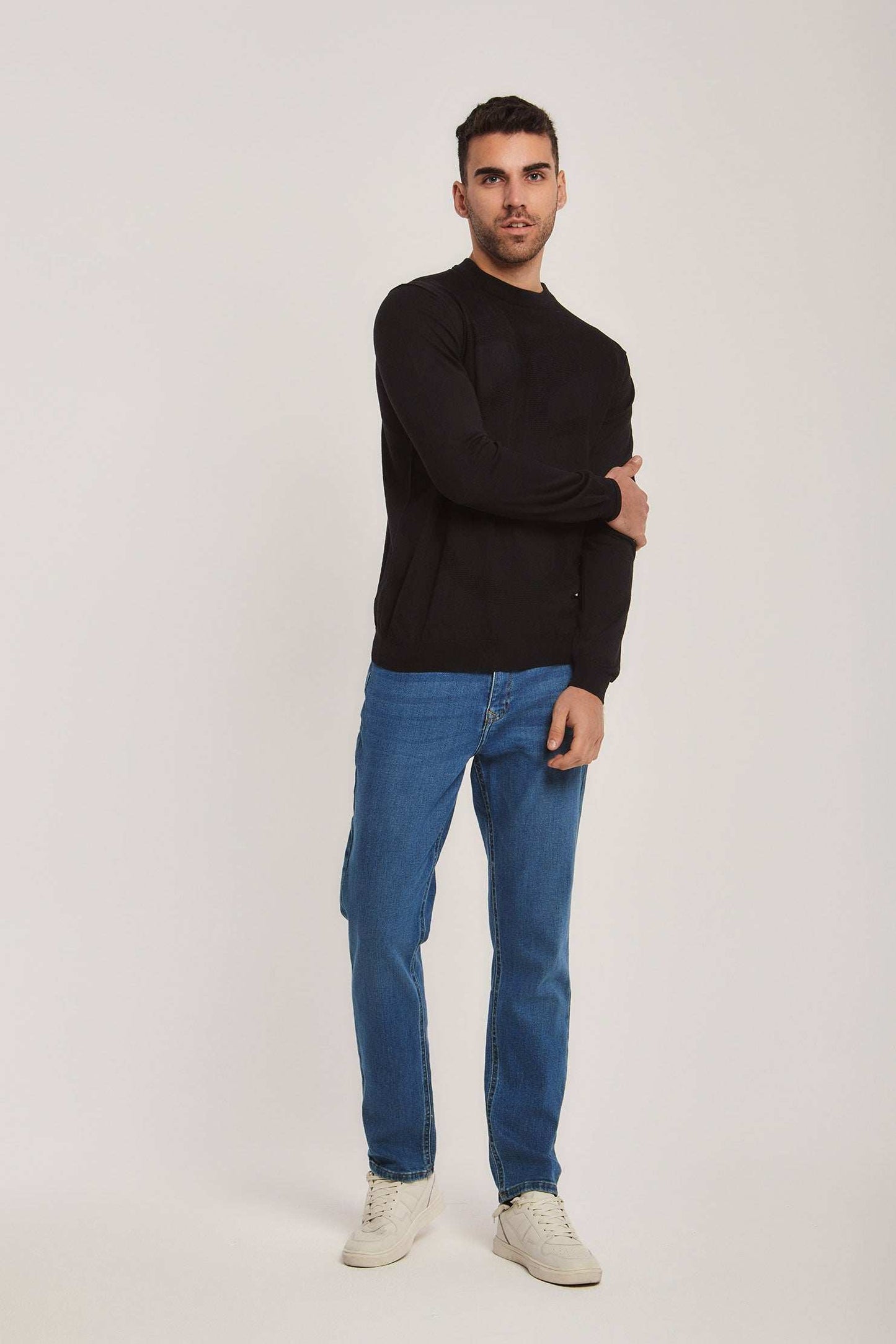 Men Regular Fit Pullover - Black
