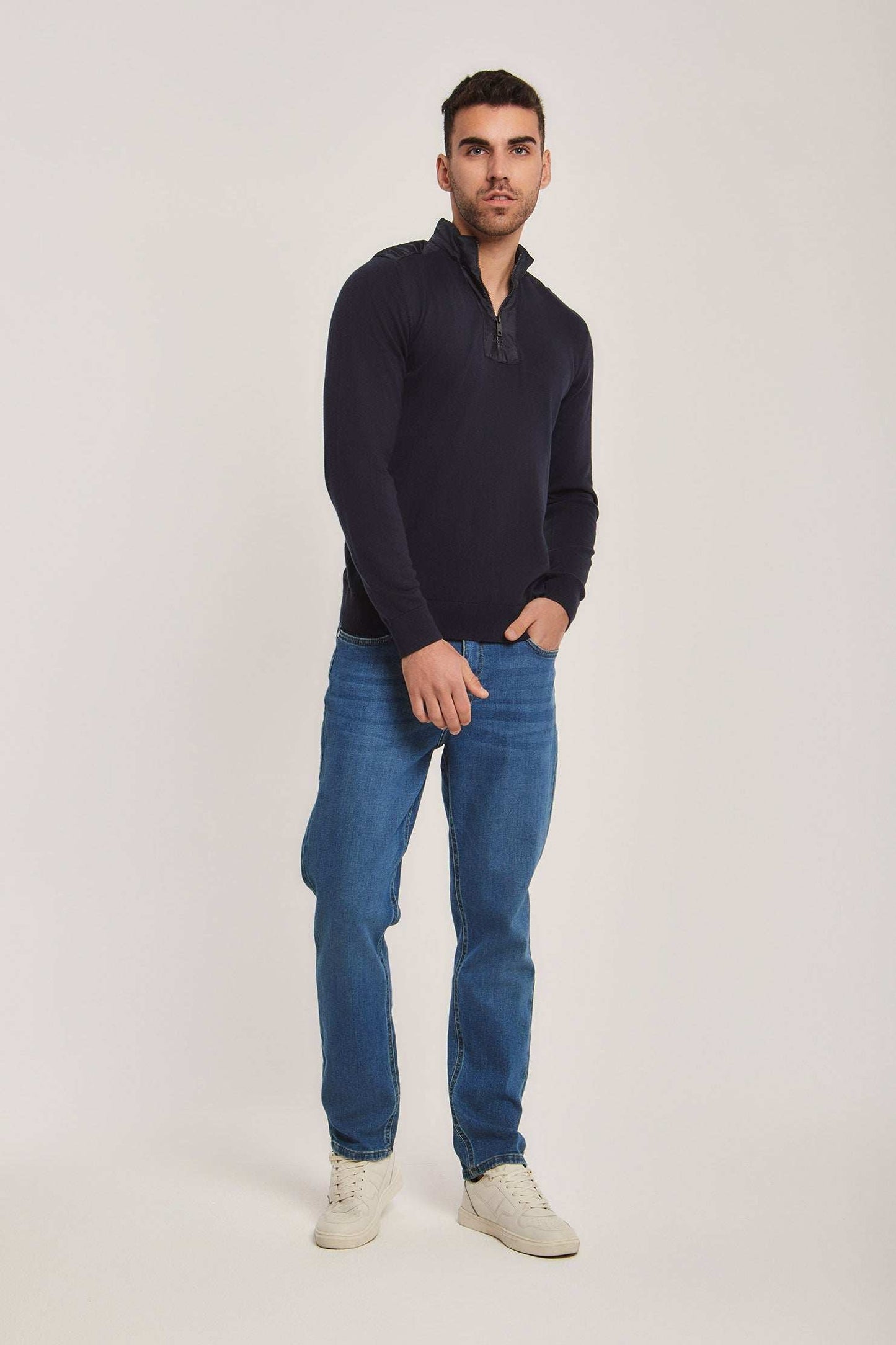 Men Regular Fit Pullover - Black