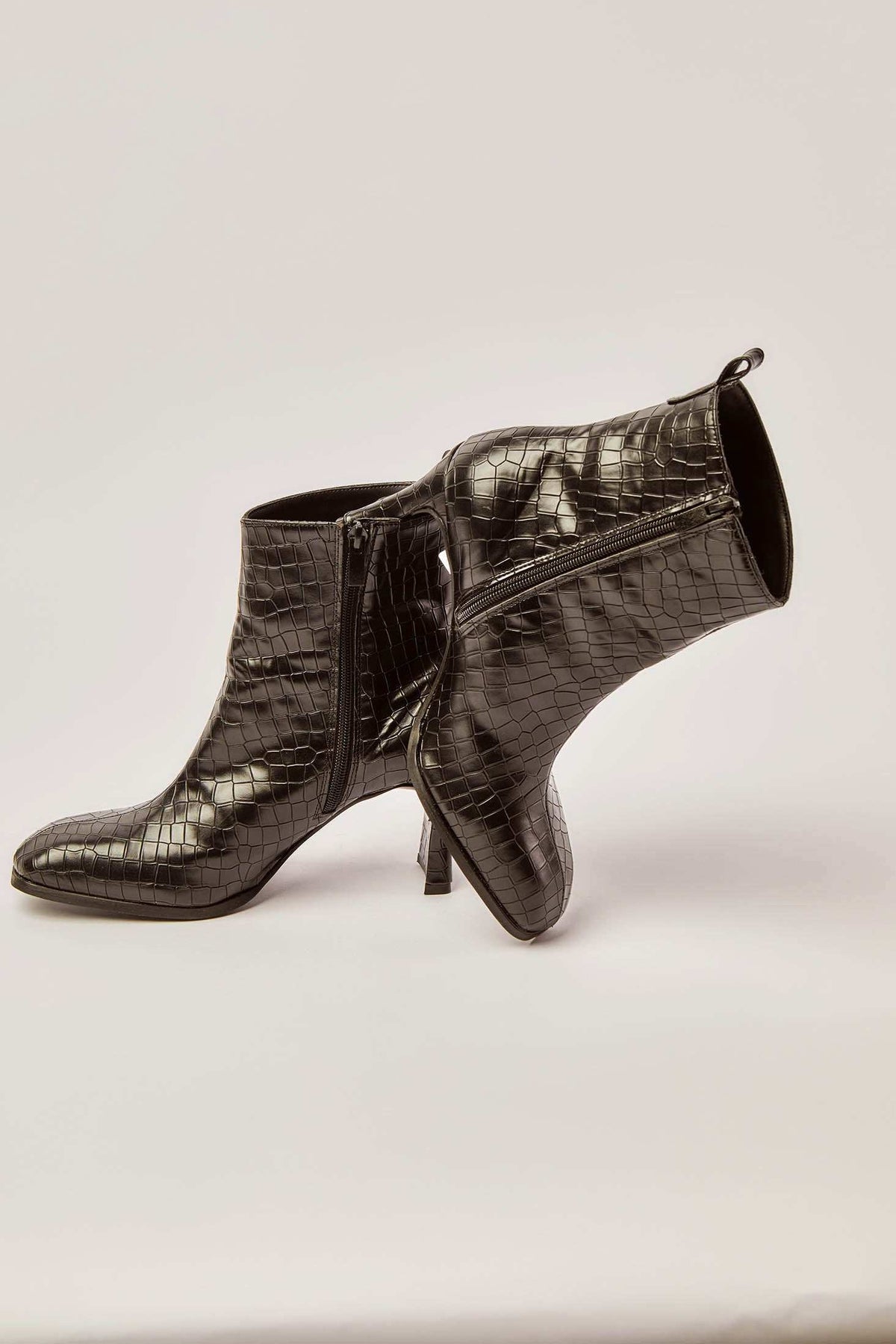 Women Shoes - Black