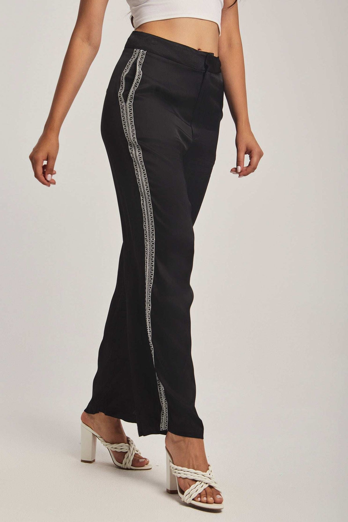 Women Regular Fit Pant - Black