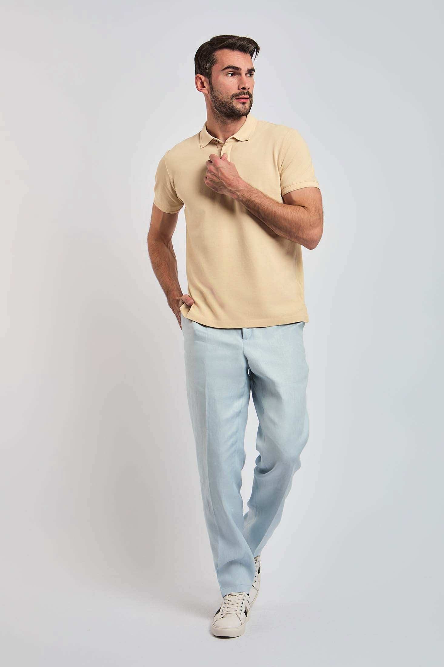 Dalydress men's casual outfit with beige polo shirt and light blue trousers