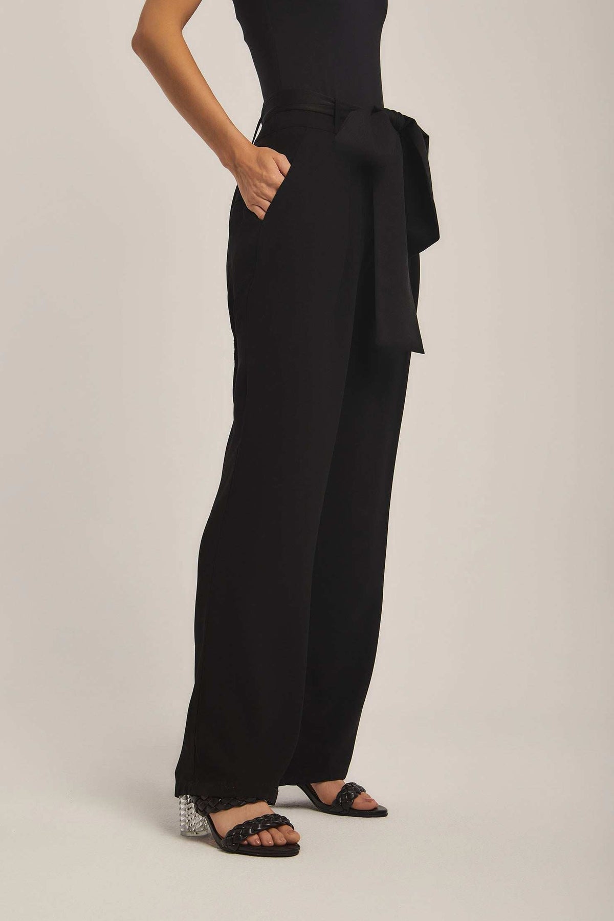 Women Regular Fit Pant - Black