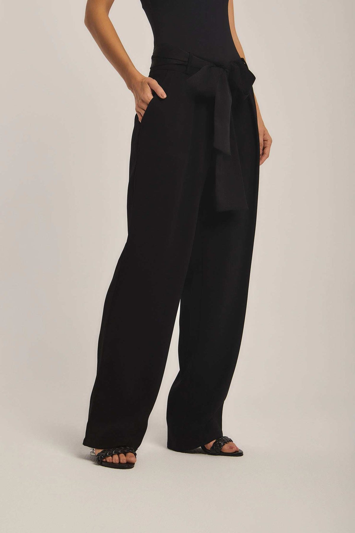 Women Regular Fit Pant - Black