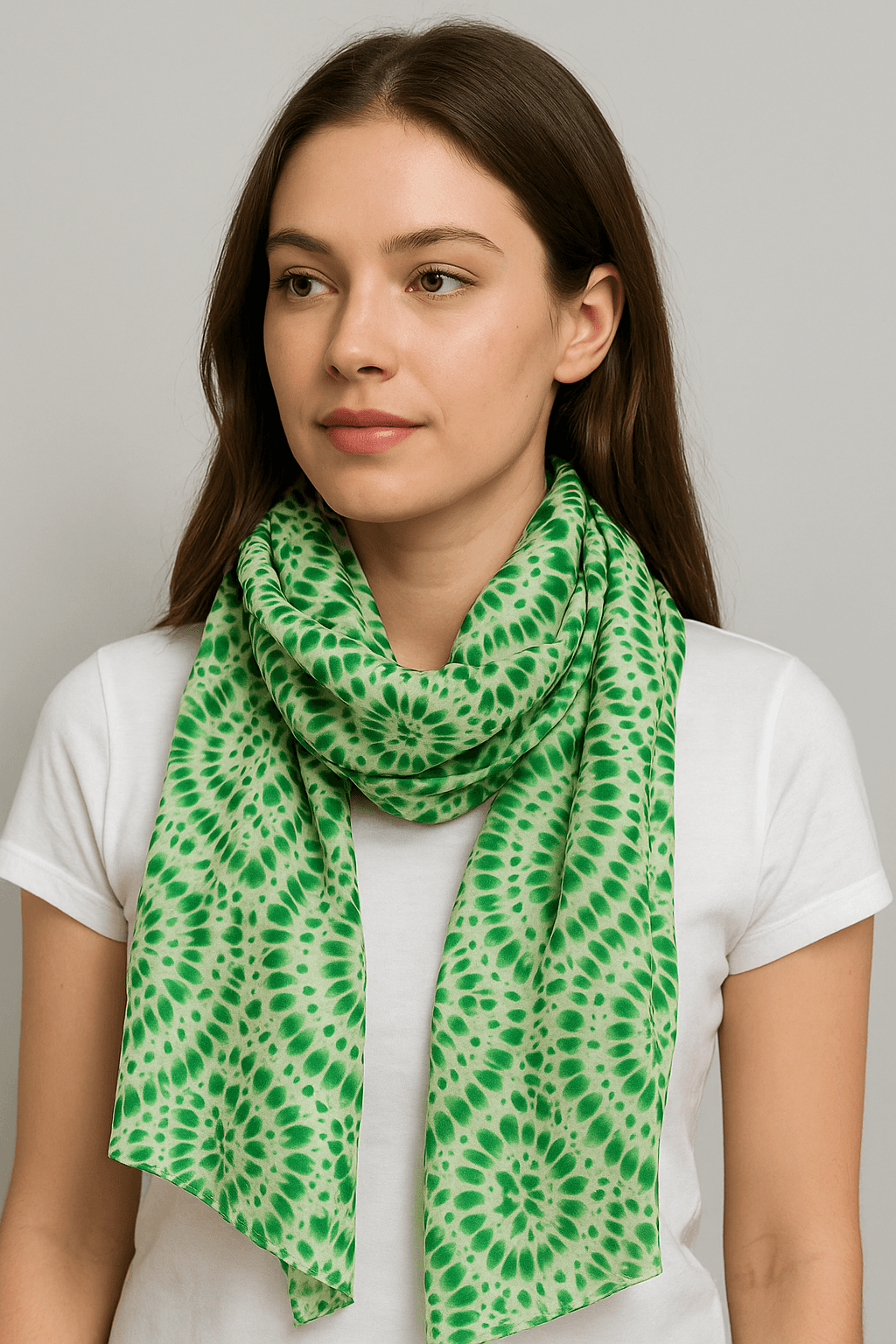 وشاح ناعم بنقشة فراشة