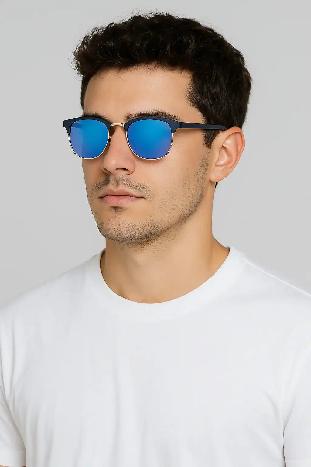 Fashionable Mirrored Lenses Sunglasses
