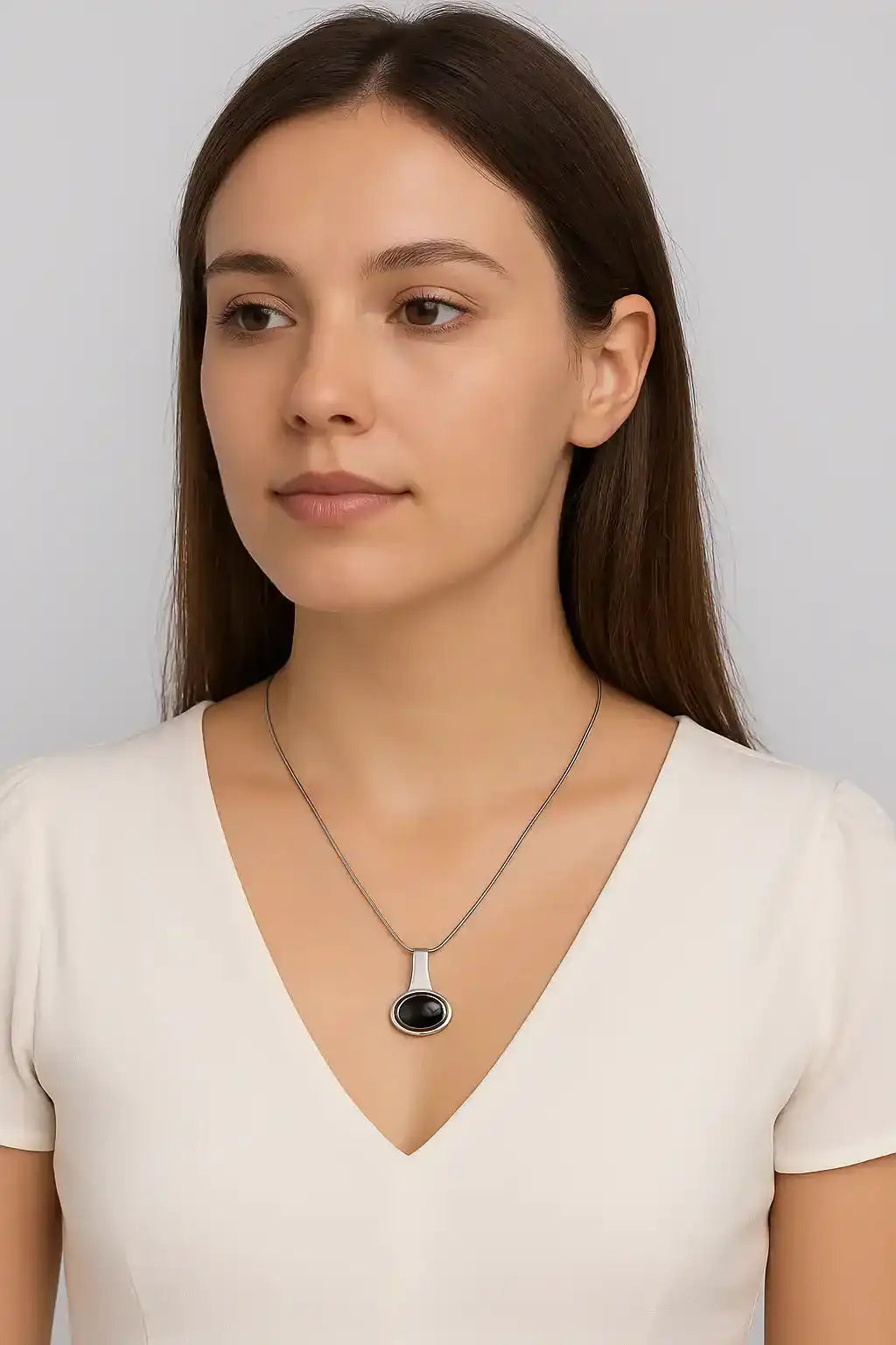 Sleek Stone Pendant Necklace Design