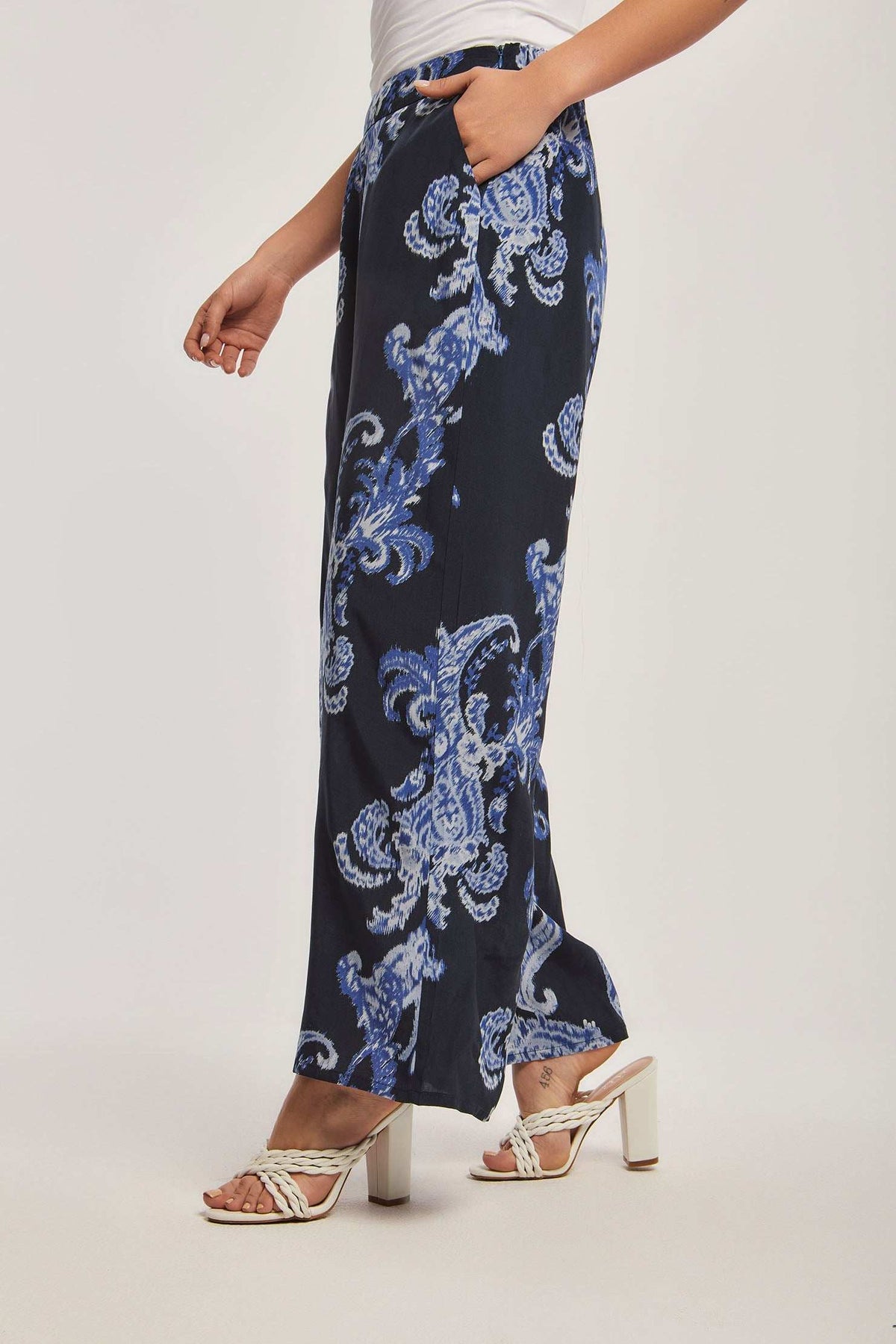 Women Regular Fit Pant - Blue