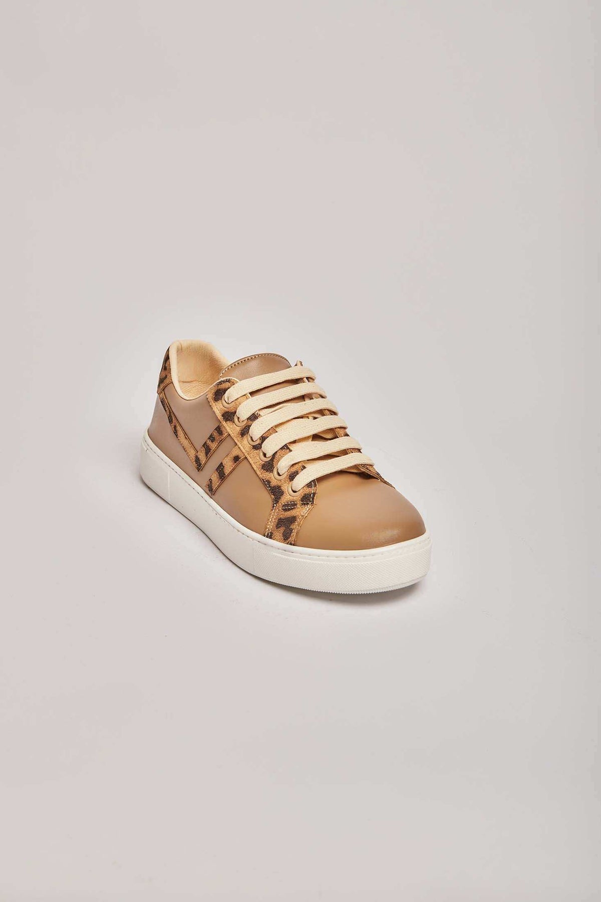 Women Shoes - Brown