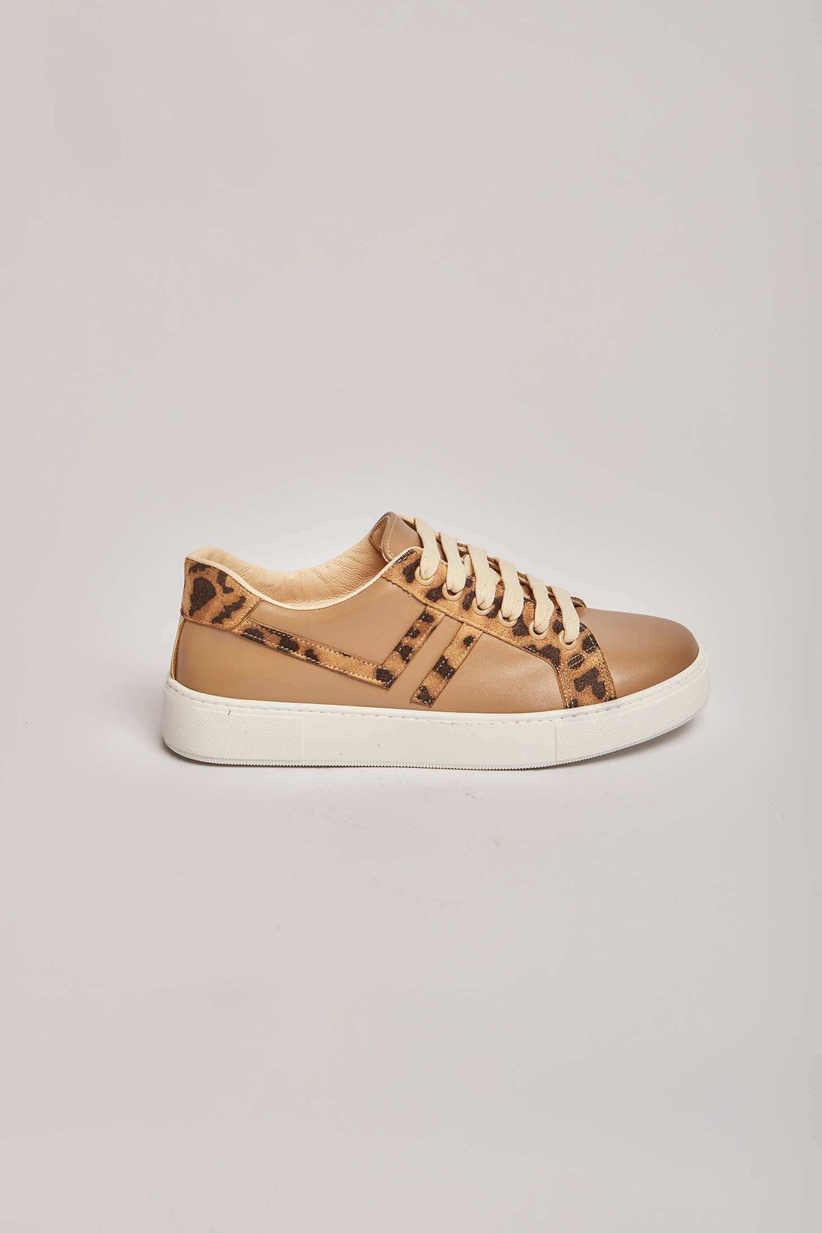 Women Shoes - Brown