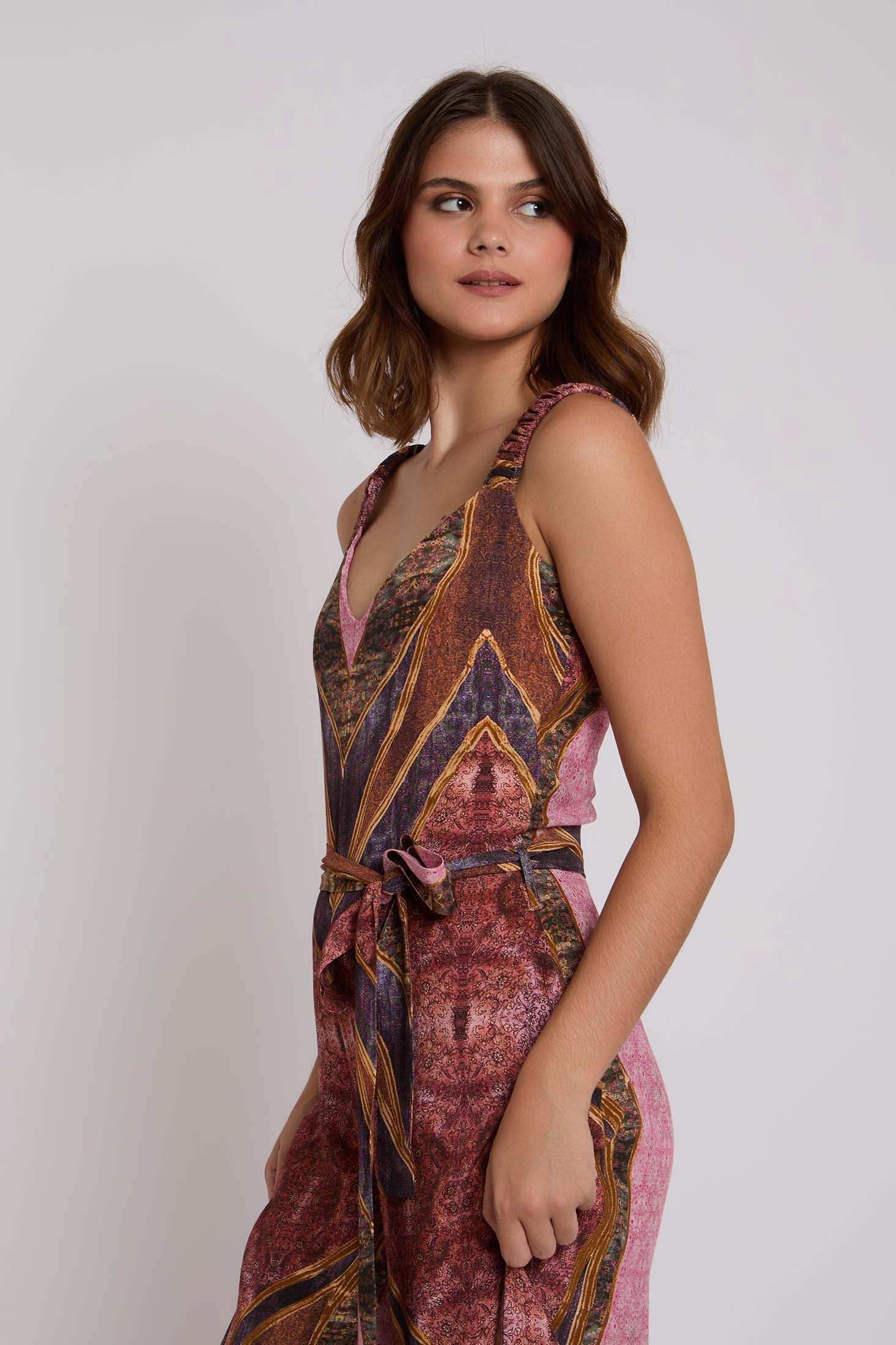 جمبسوت نسائي عادي - بني