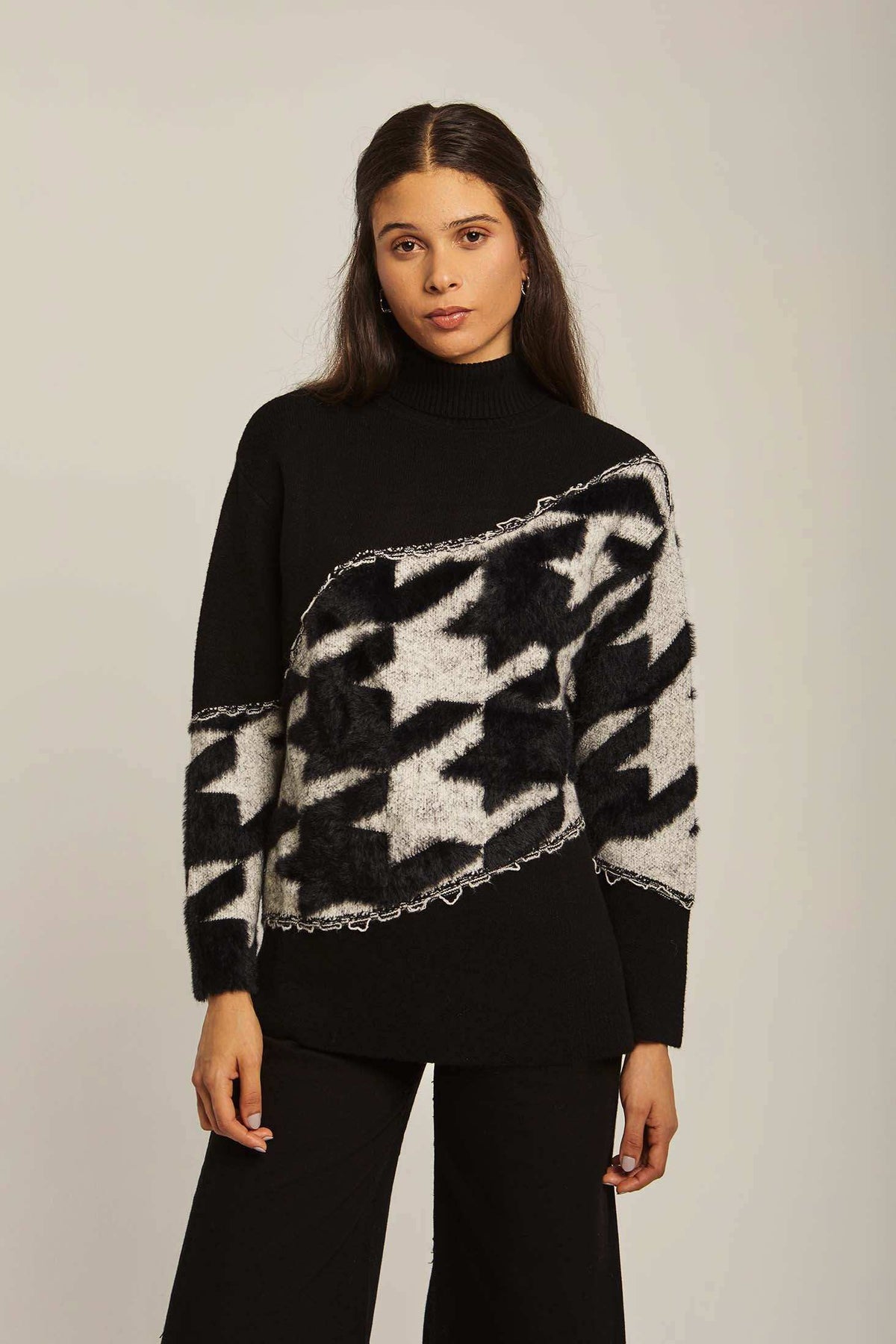 Women Regular Fit Pullover - Black