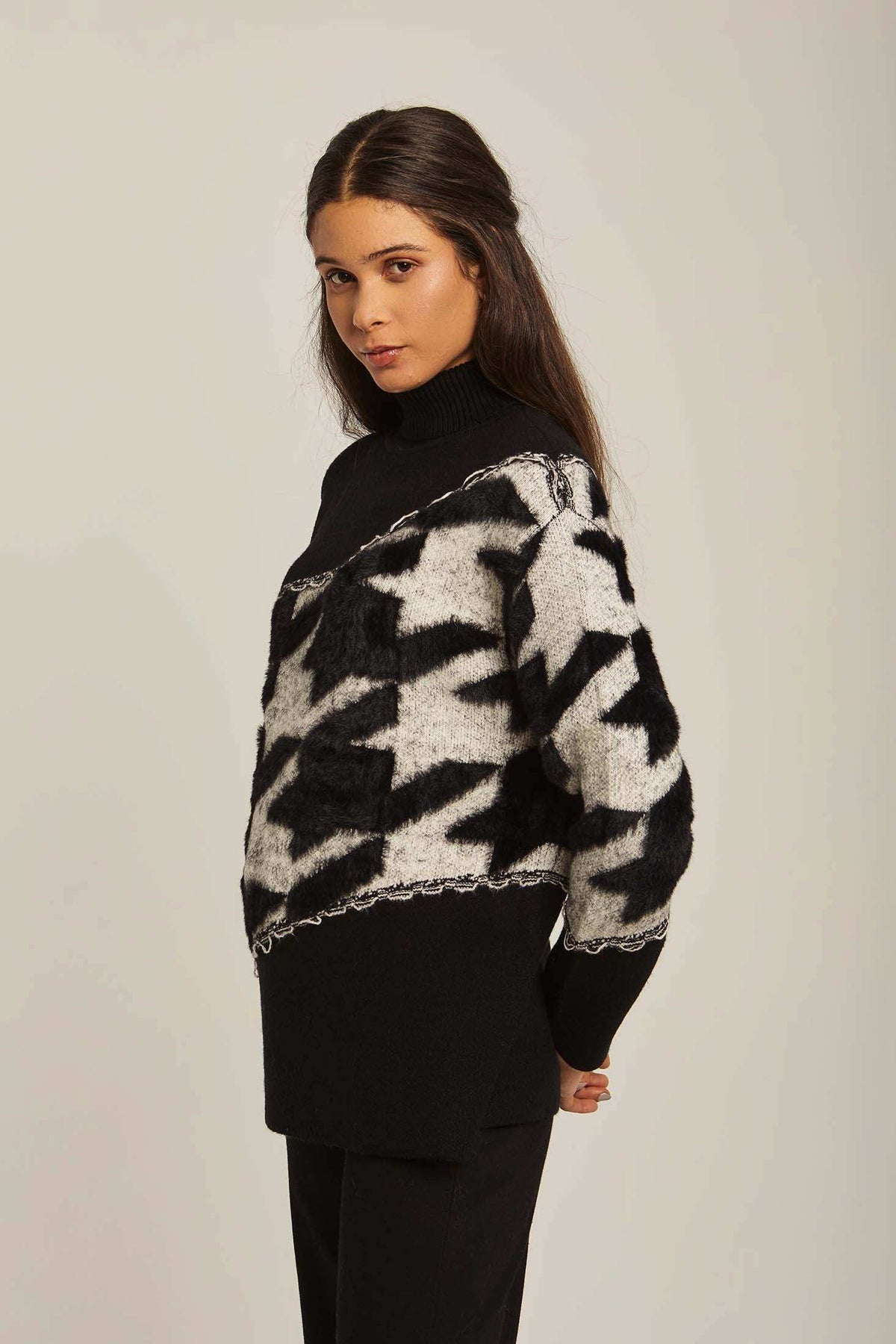 Women Regular Fit Pullover - Black