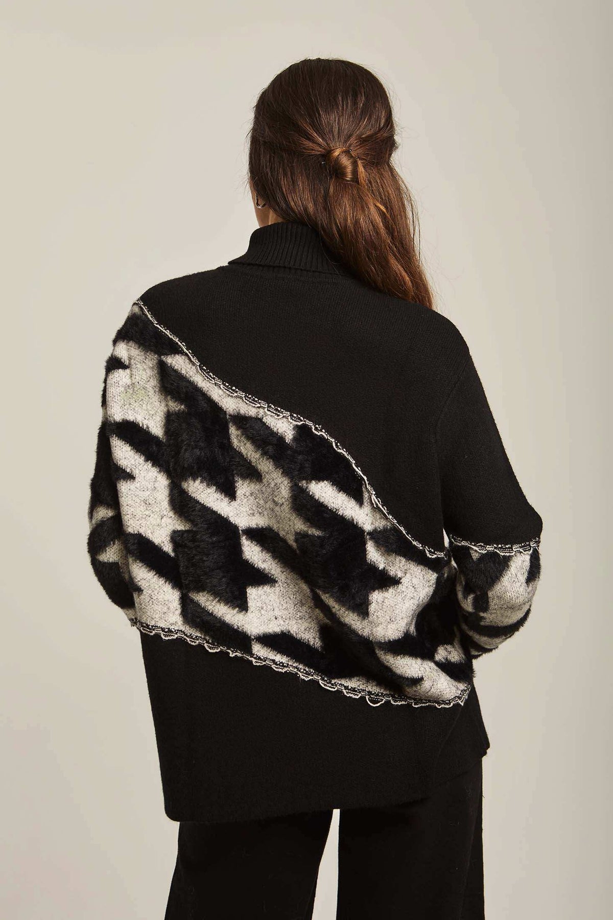 Women Regular Fit Pullover - Black