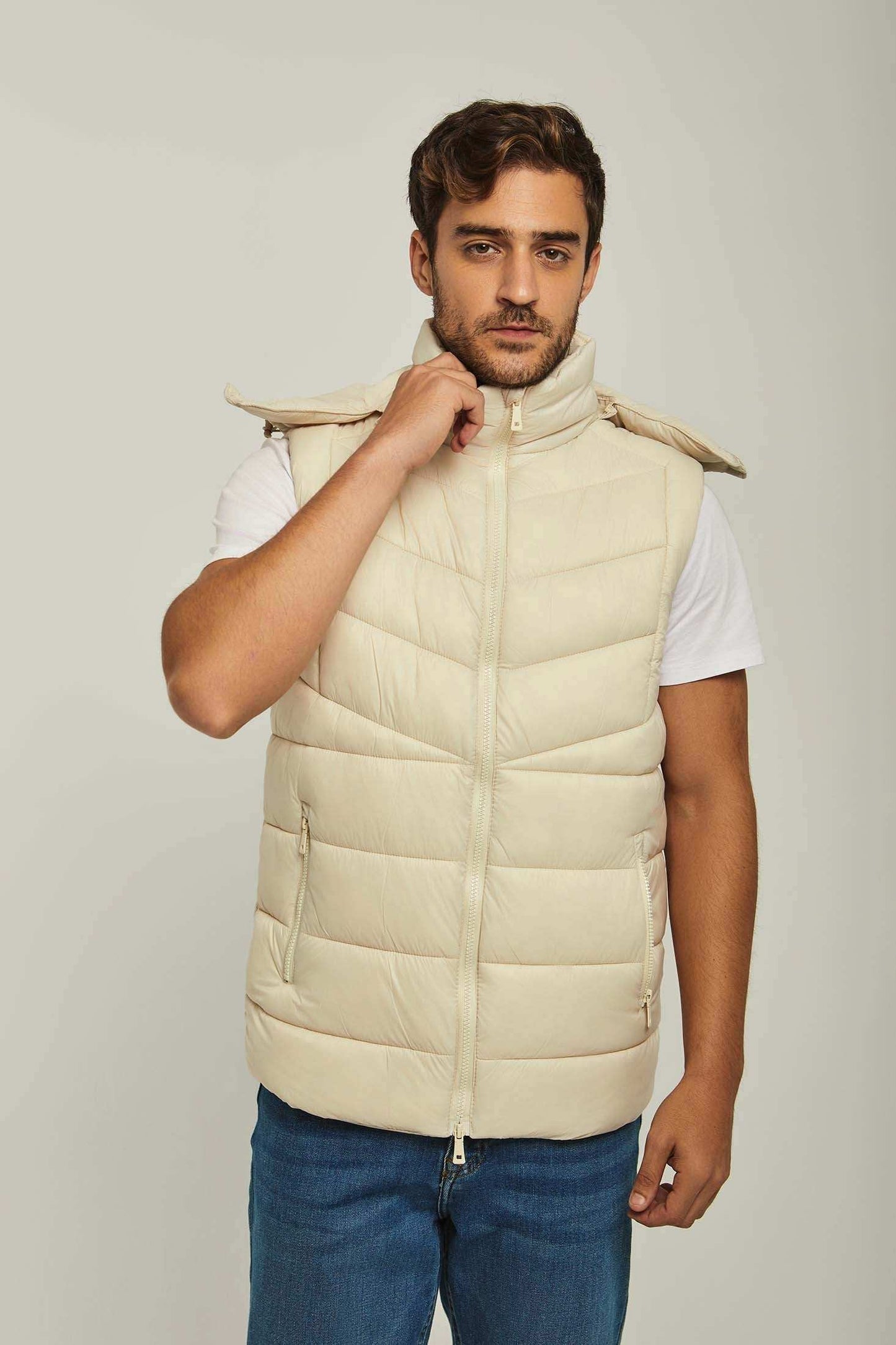 Men Regular Fit Vest - Brown