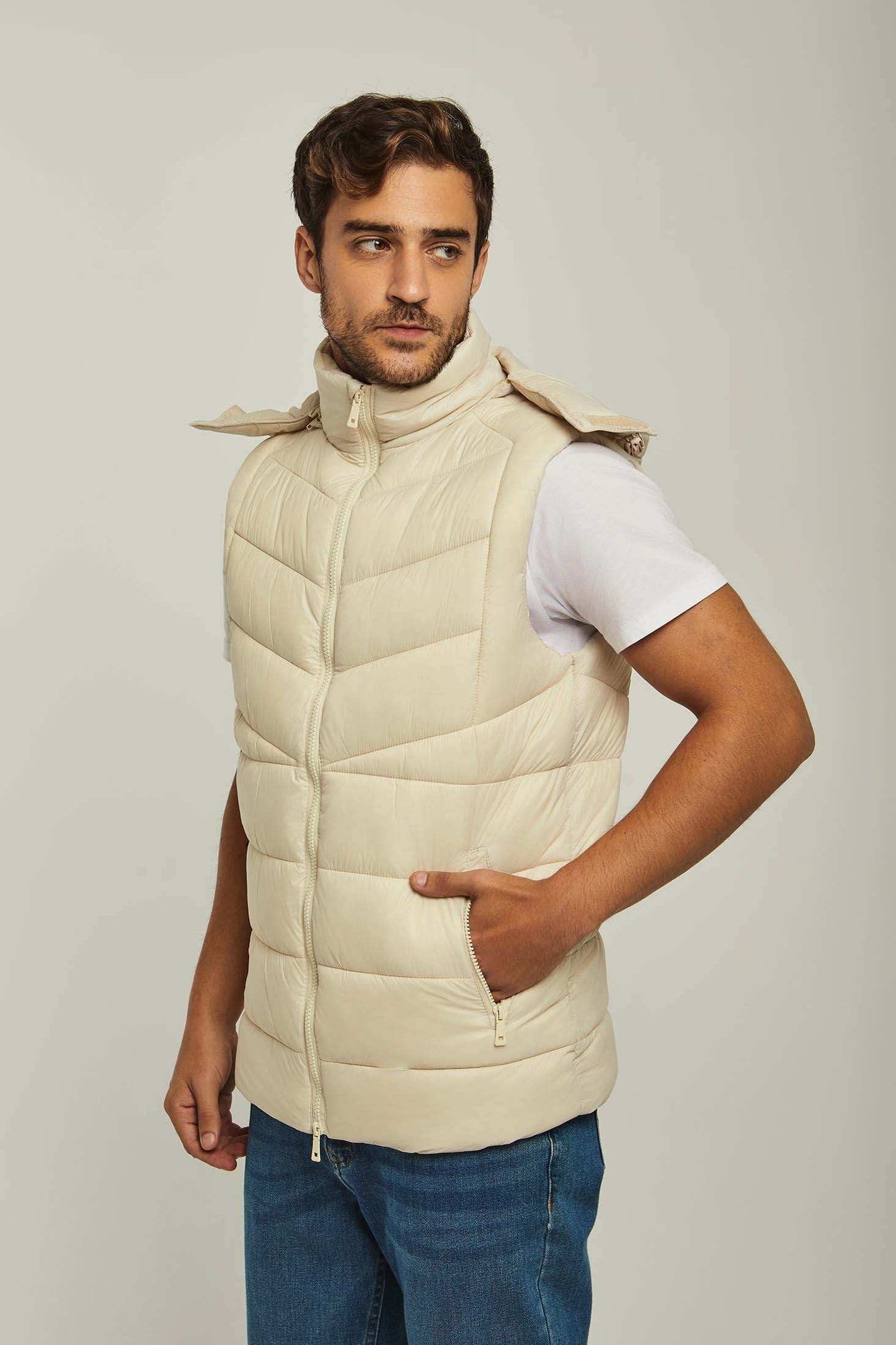 Men Regular Fit Vest - Brown