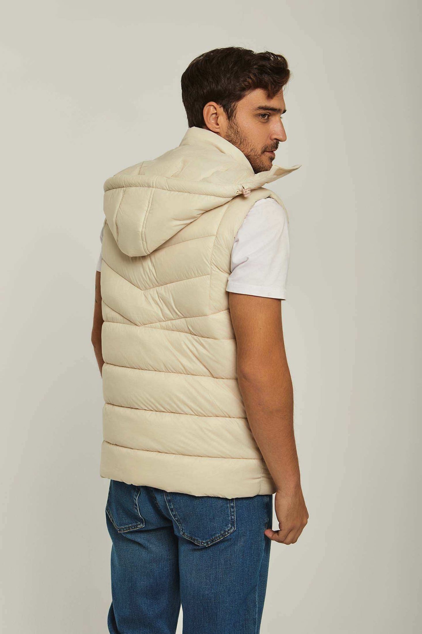 Men Regular Fit Vest - Brown
