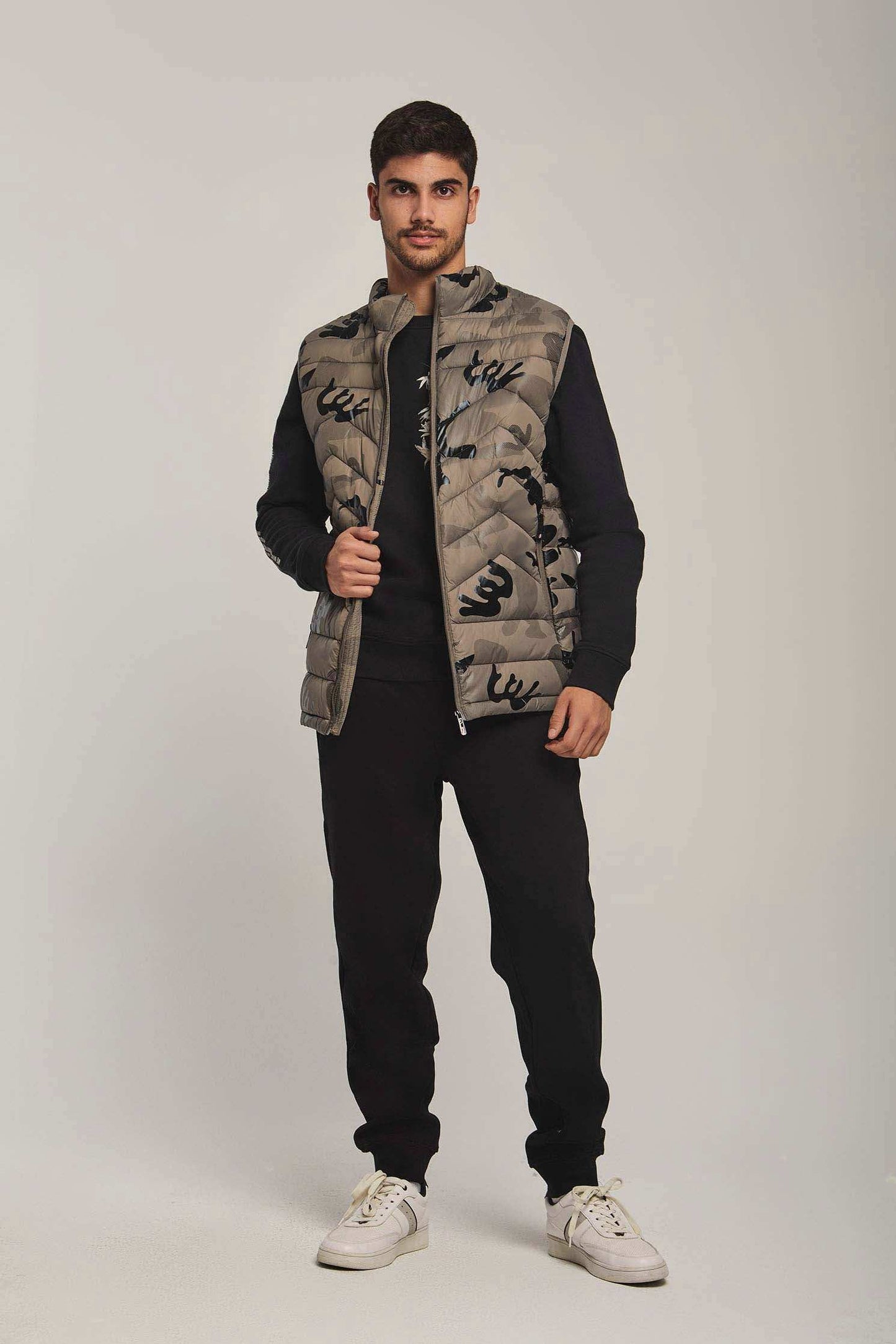Men Regular Fit Sweat Shirt - Black