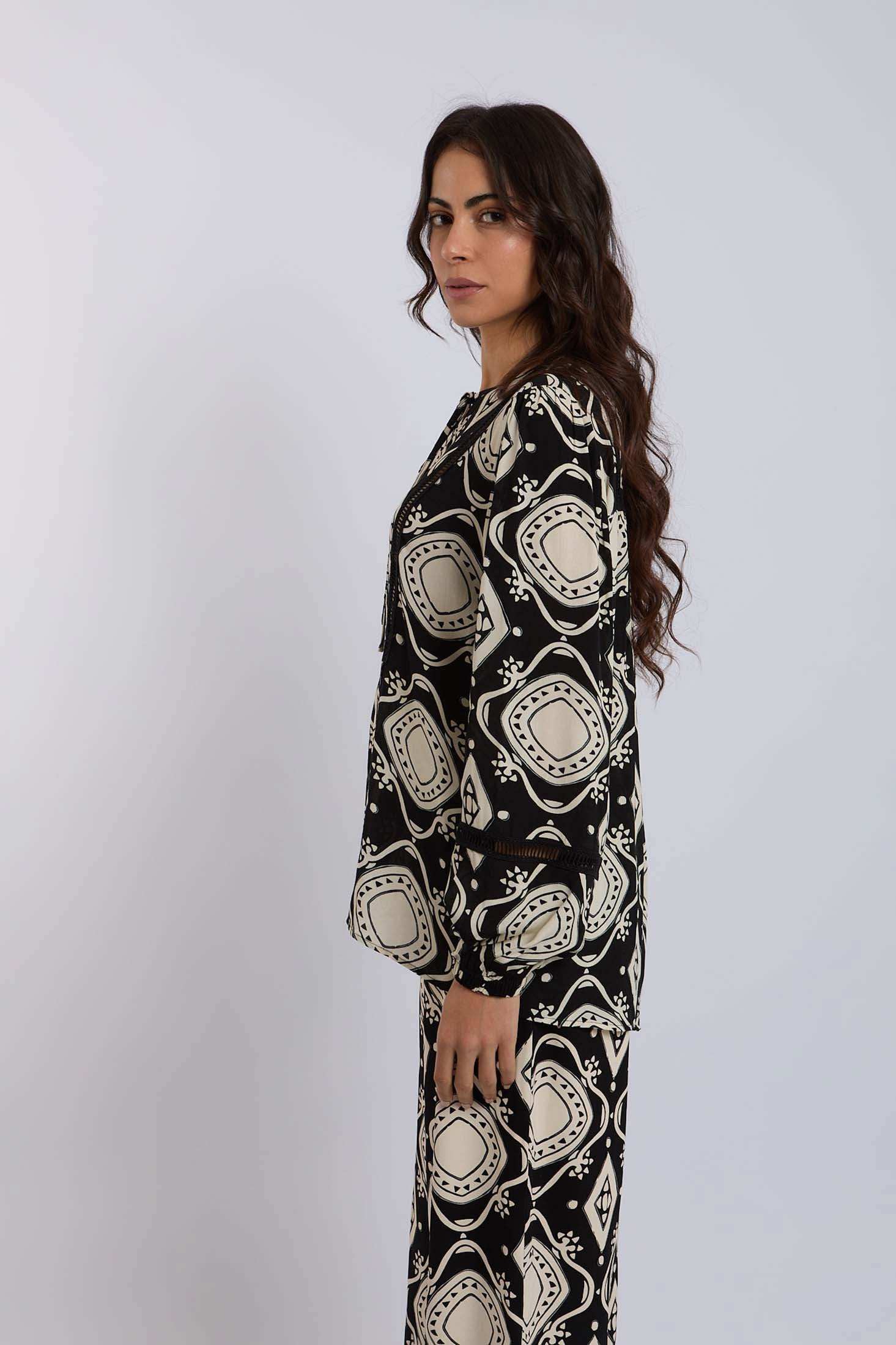 بلوزة نسائية عادية - متعددة الألوان