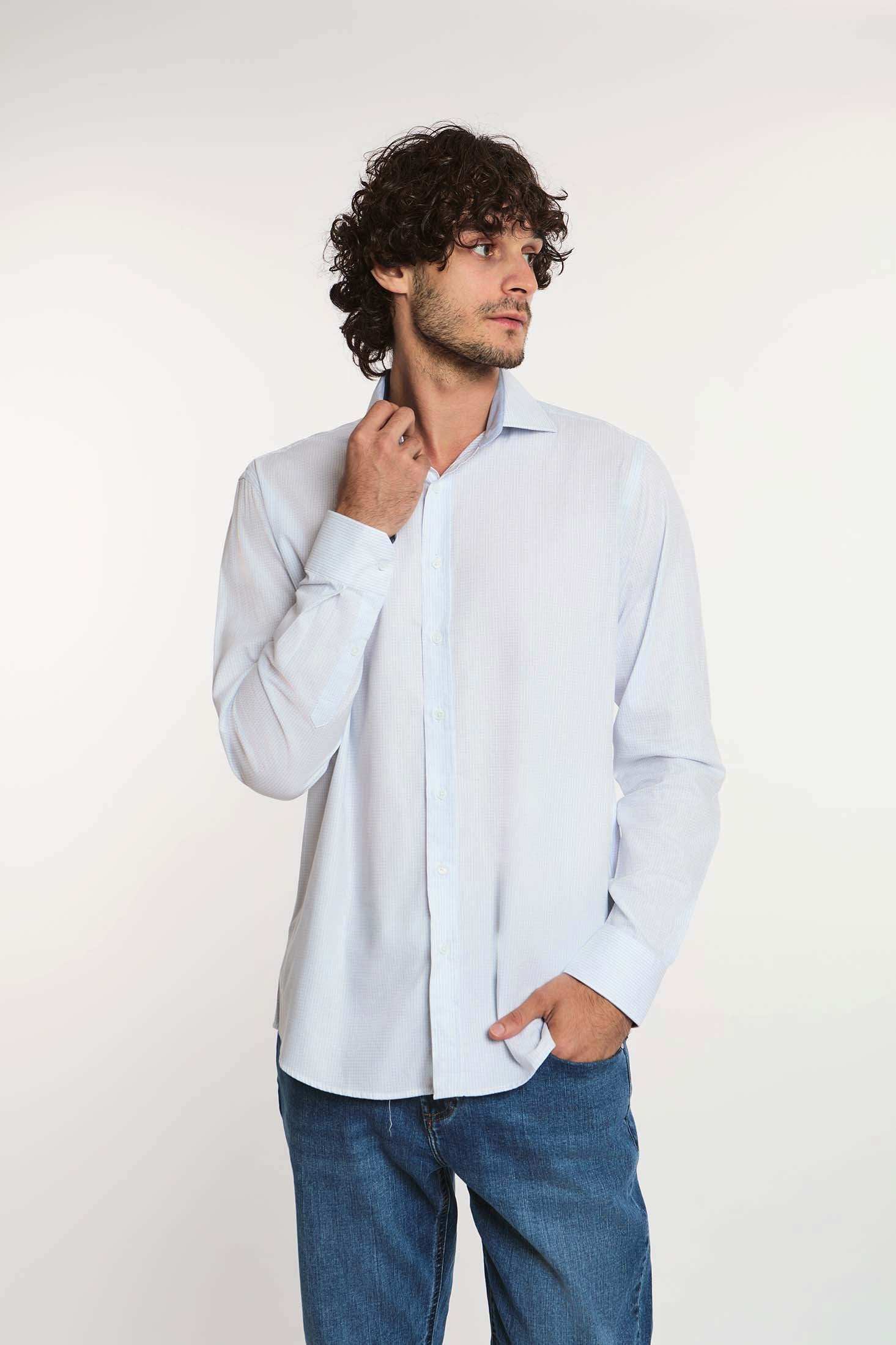 Dalydress men's casual pale blue button-up shirt with jeans, urban fashion style