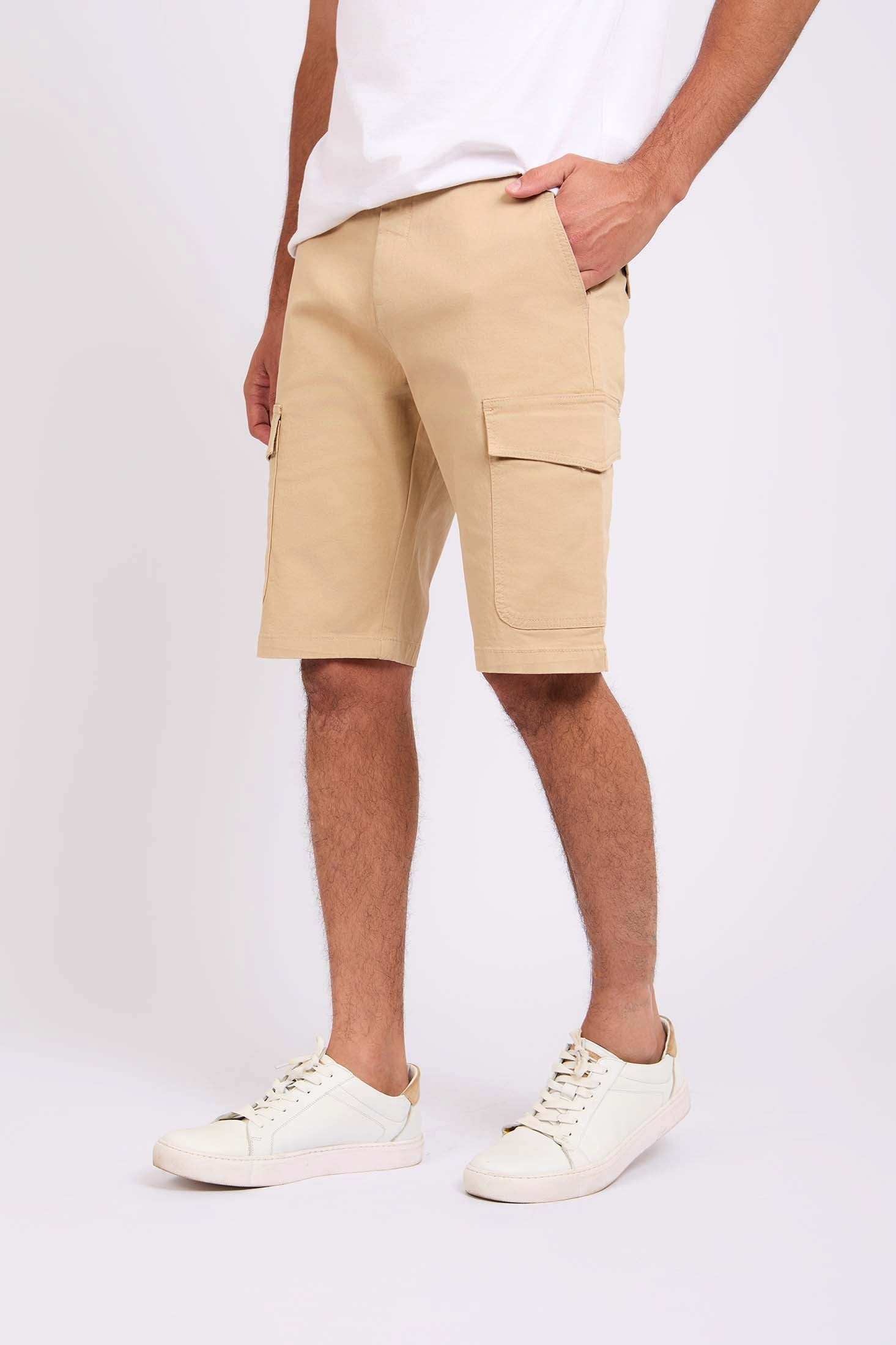 رجال عاديون في برمودا - البحرية