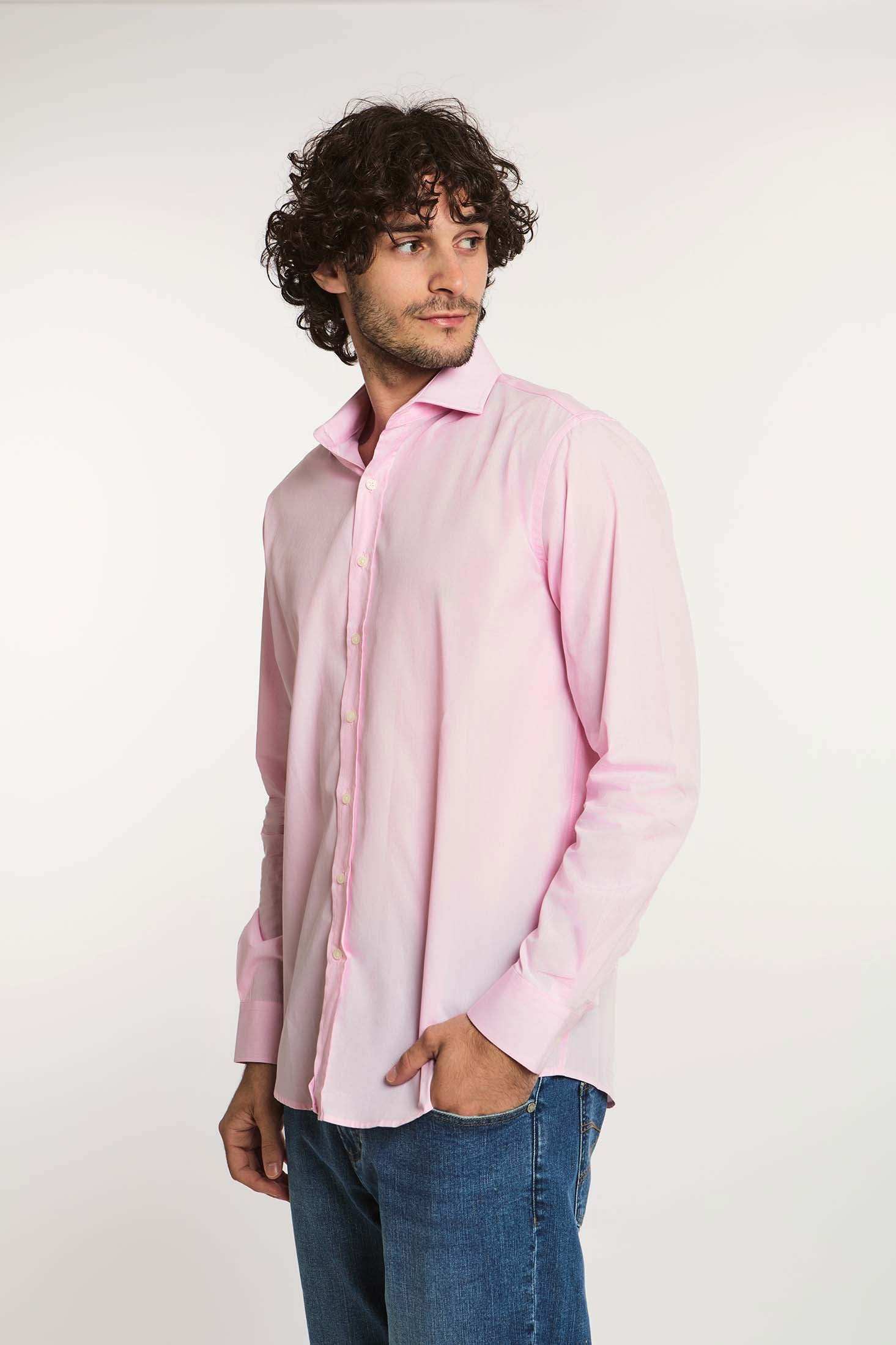 Dalydress men’s pink button-up shirt with long sleeves, styled with blue jeans