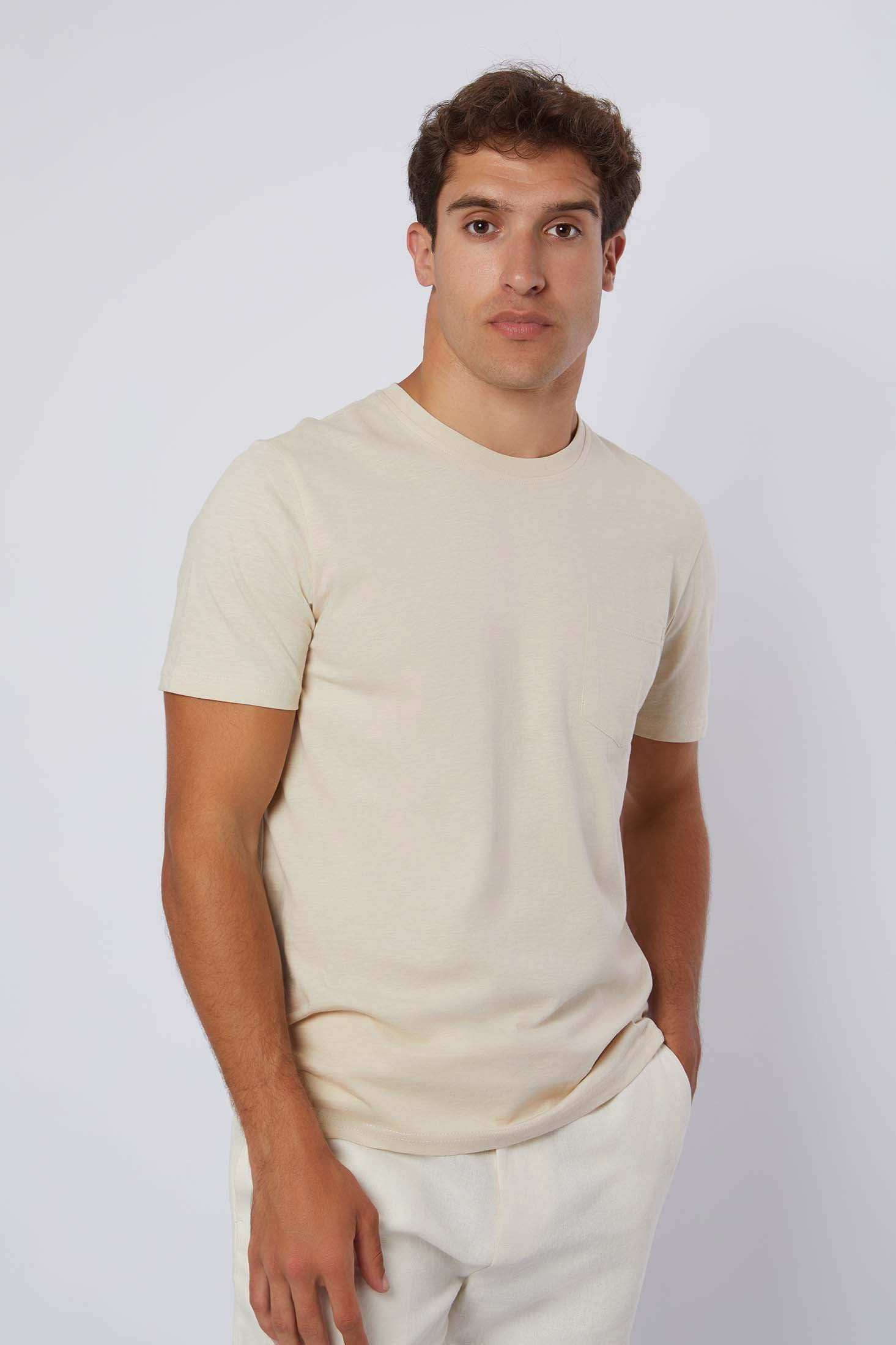 تي شيرت رجالي بقصة عادية - بني