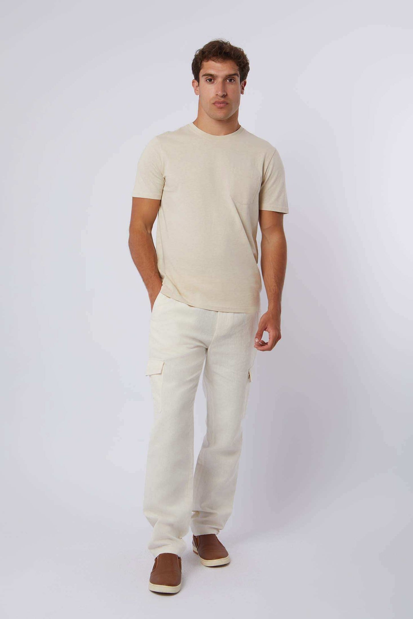 تي شيرت رجالي بقصة عادية - بني