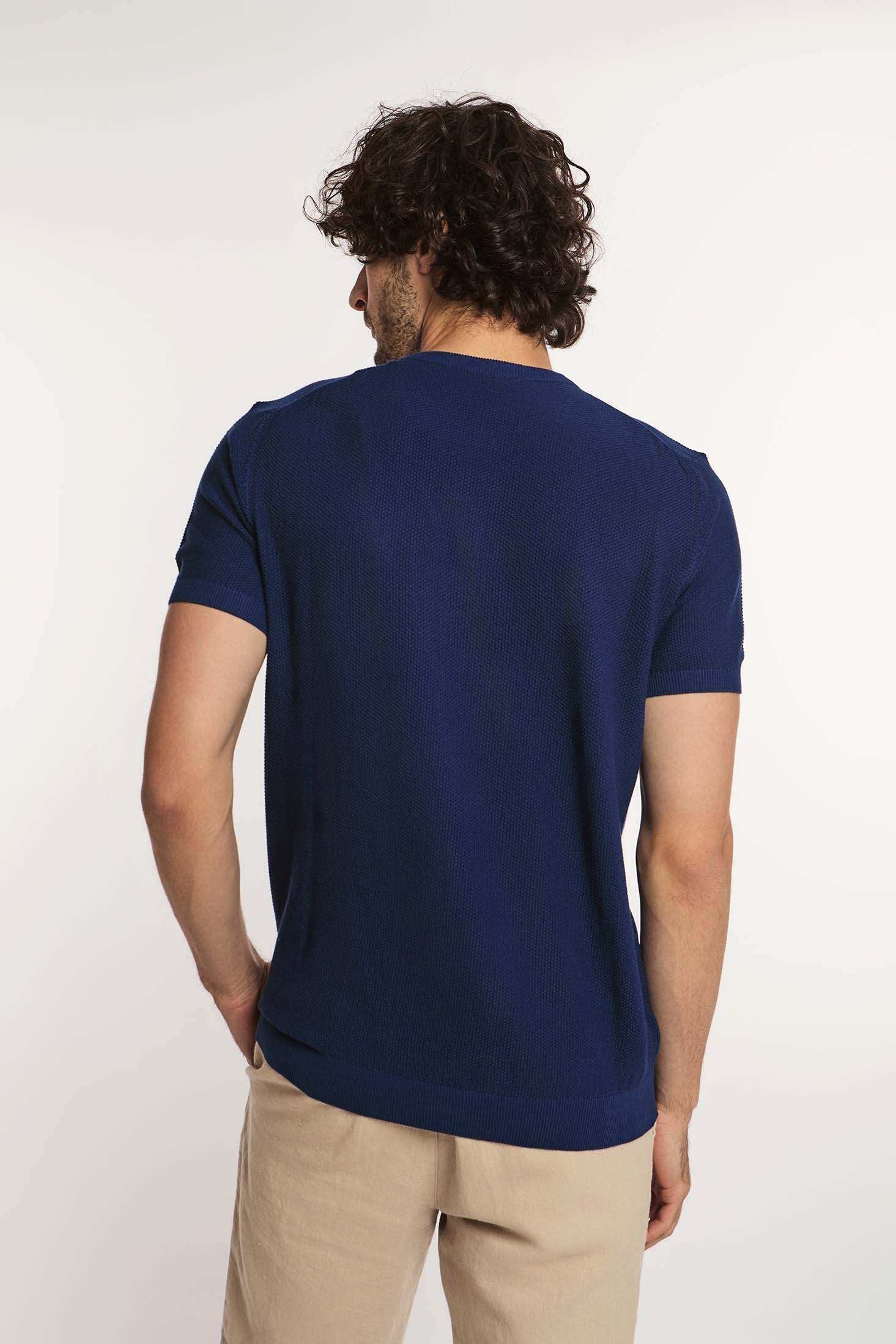 Dalydress men's blue short sleeve knit shirt with beige pants, back view, casual fashion
