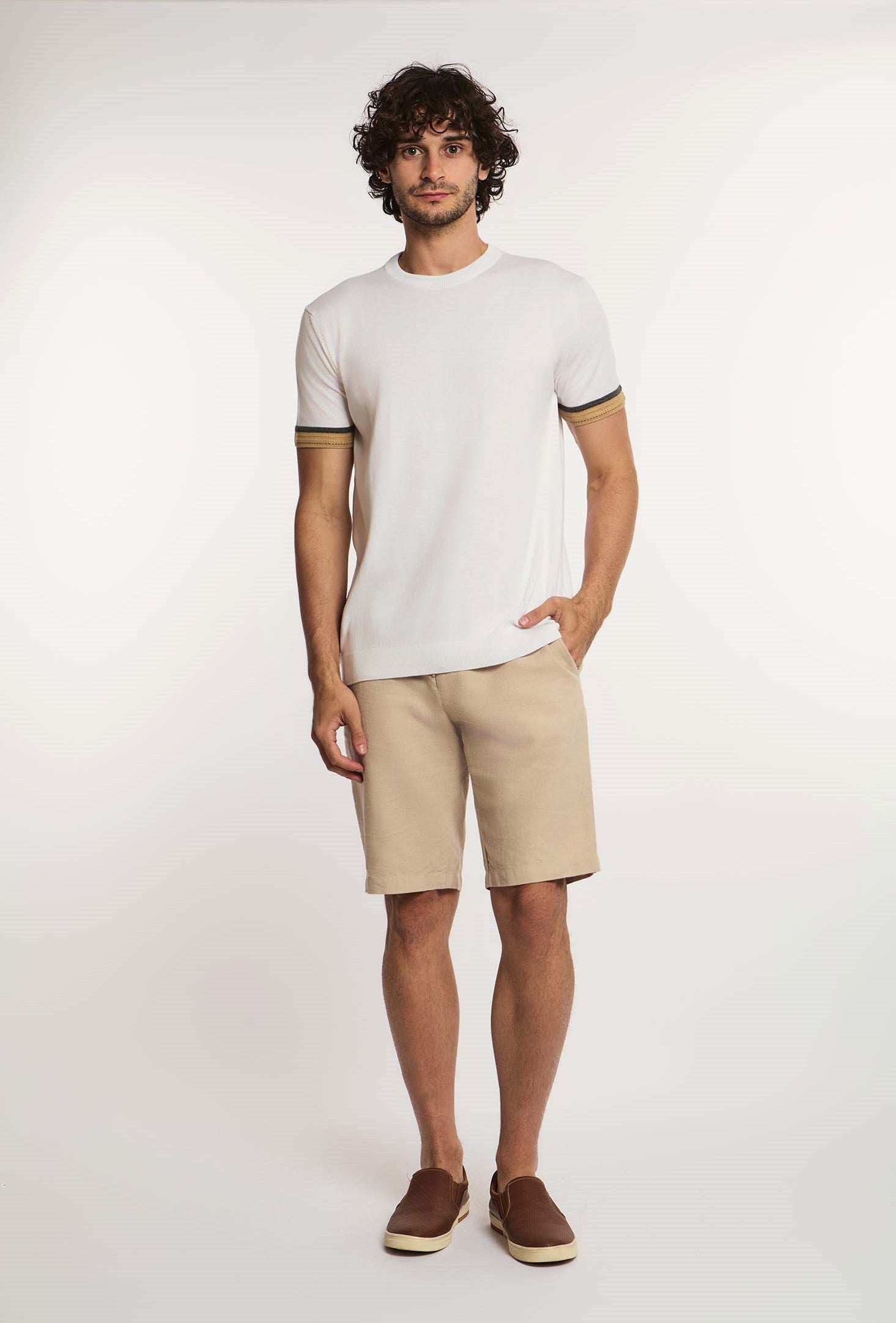 Dalydress men's casual outfit with white t-shirt, beige shorts, brown slip-on shoes