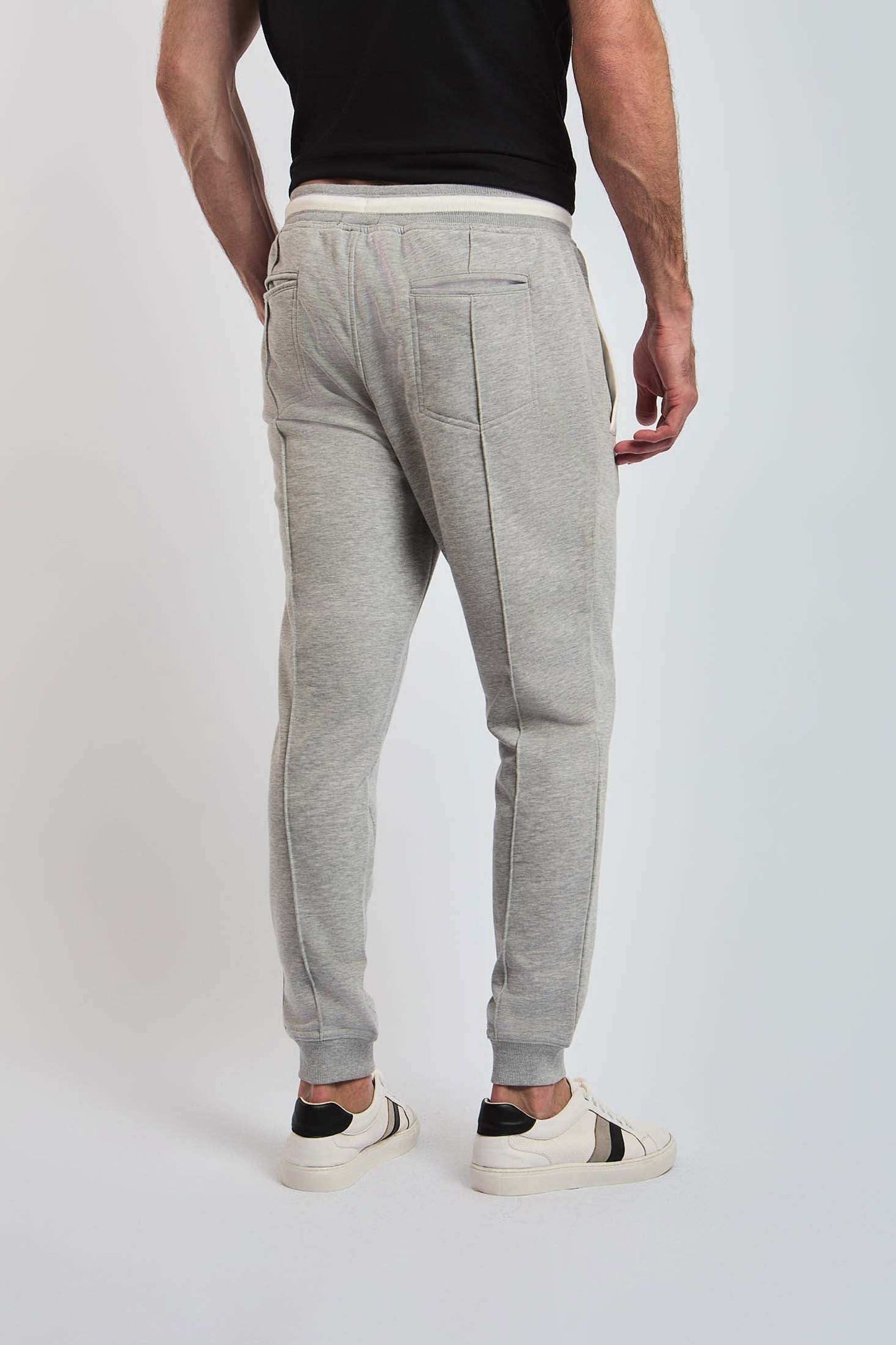 Dalydress men's casual grey jogger pants with pockets, white sneakers, black shirt