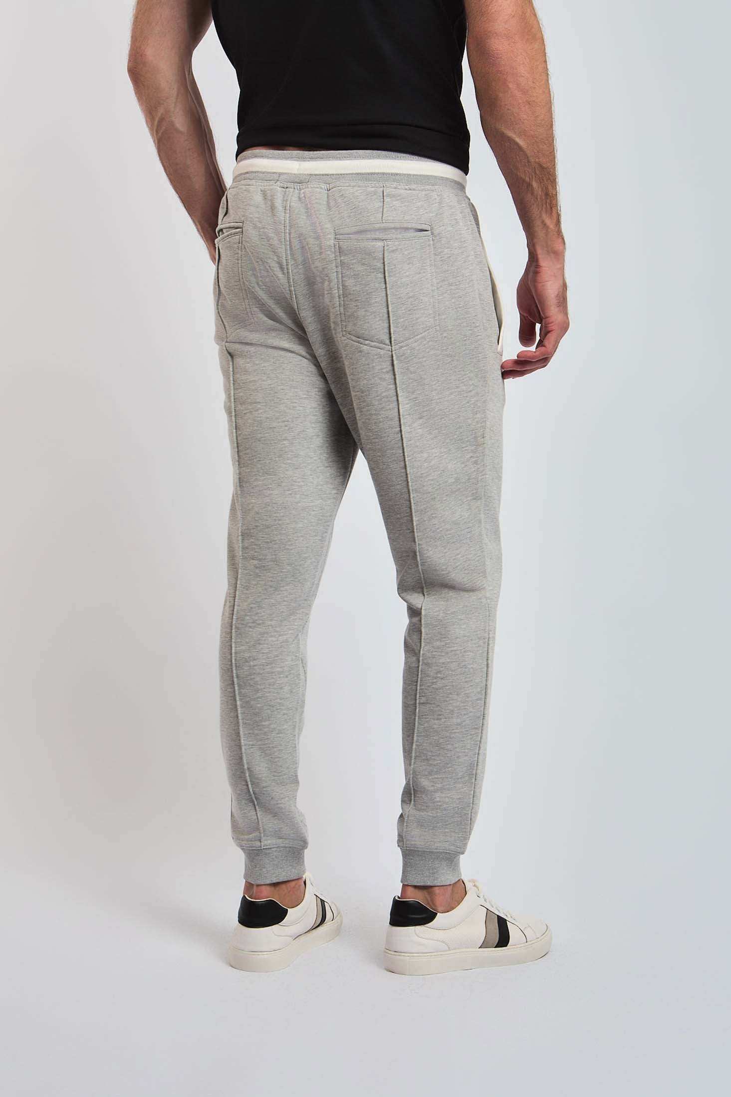 Dalydress men's casual grey jogger pants with pockets, white sneakers, black shirt