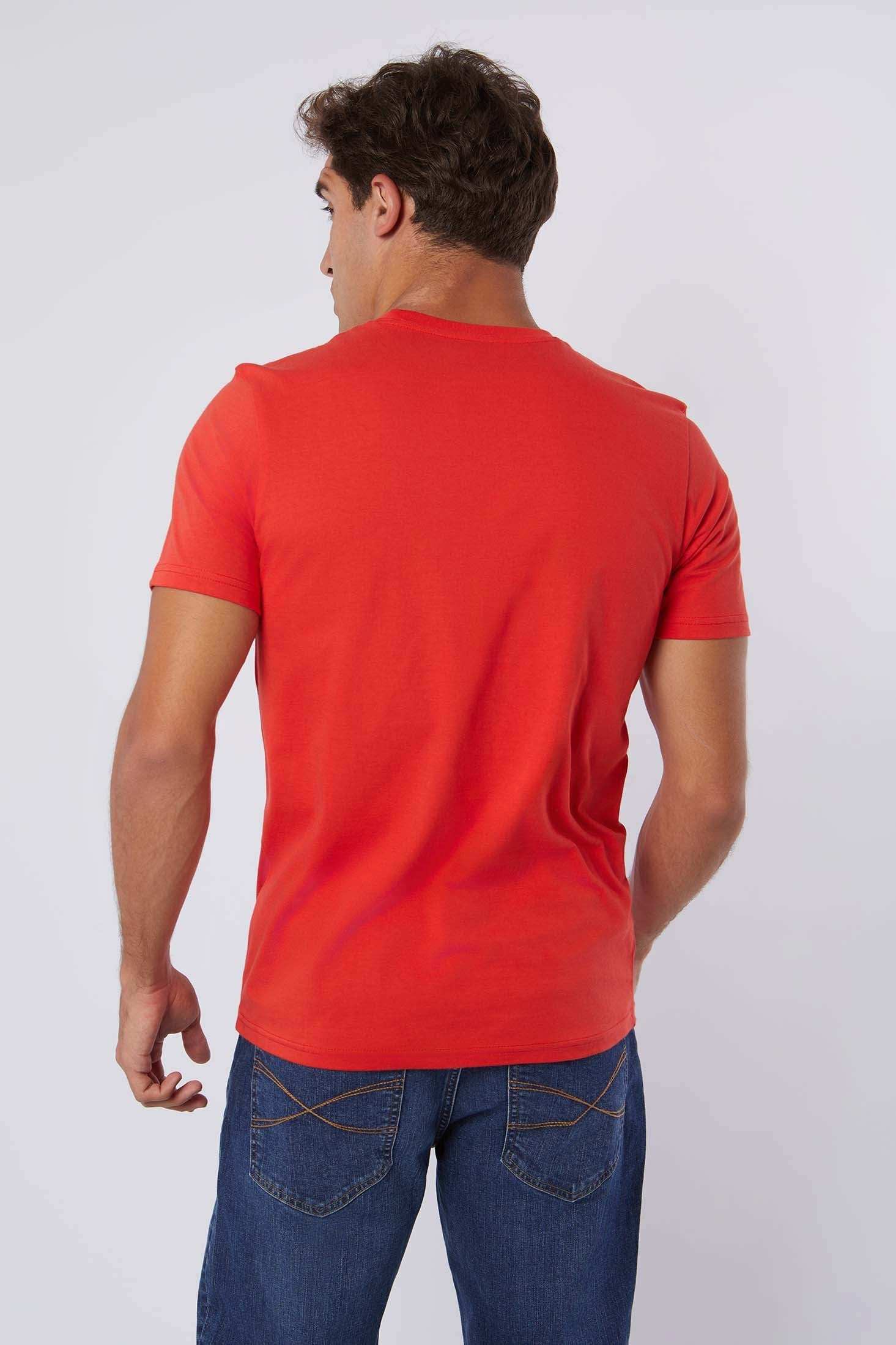 Dalydress men's casual red t-shirt and blue jeans, back view, Egyptian fashion